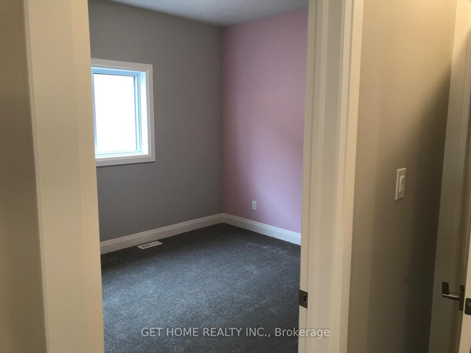 Photo 12 of 14 River Ridge Street, Kitchener — HOMEH