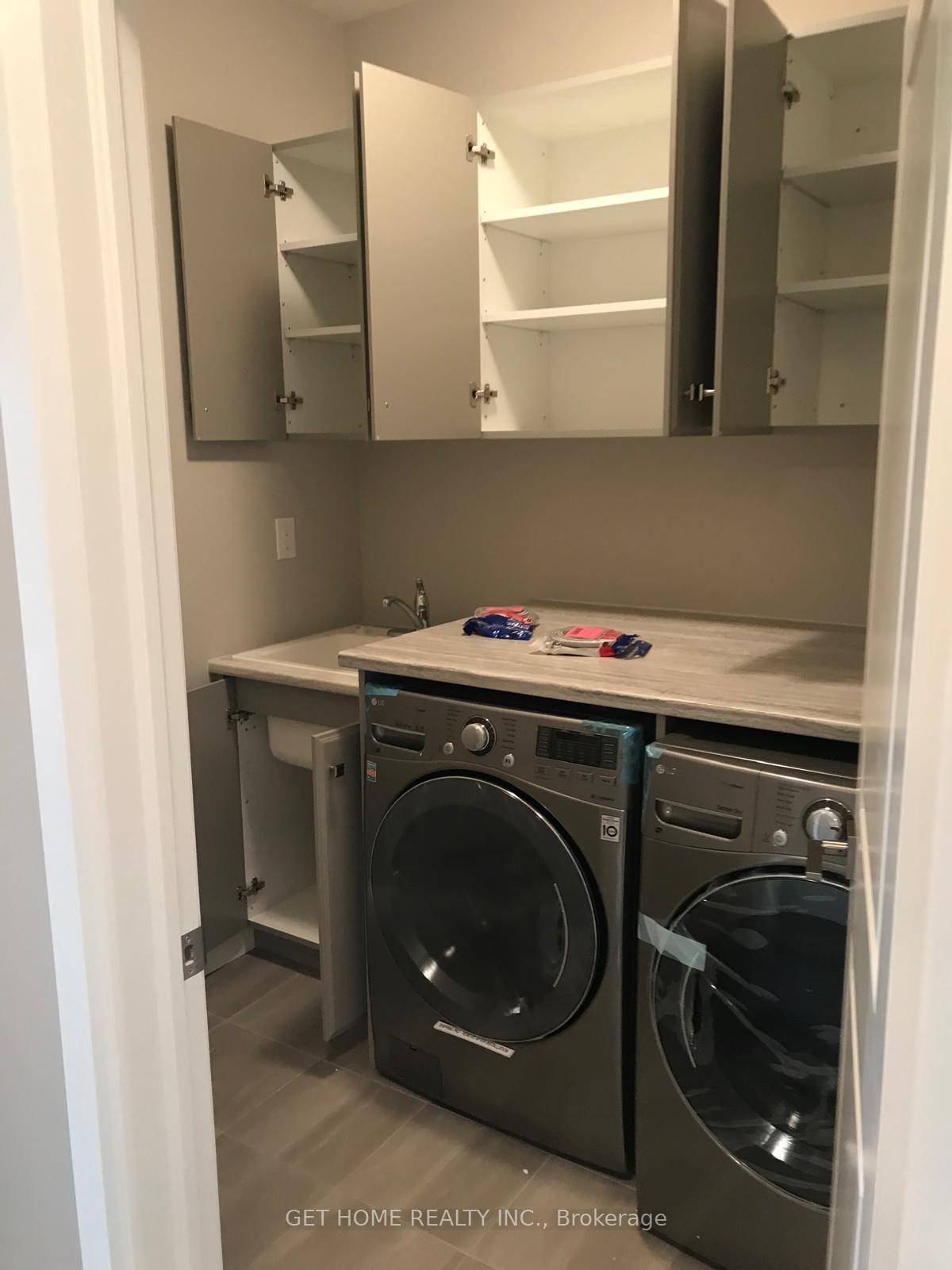 Photo 16 of 14 River Ridge Street, Kitchener — HOMEH