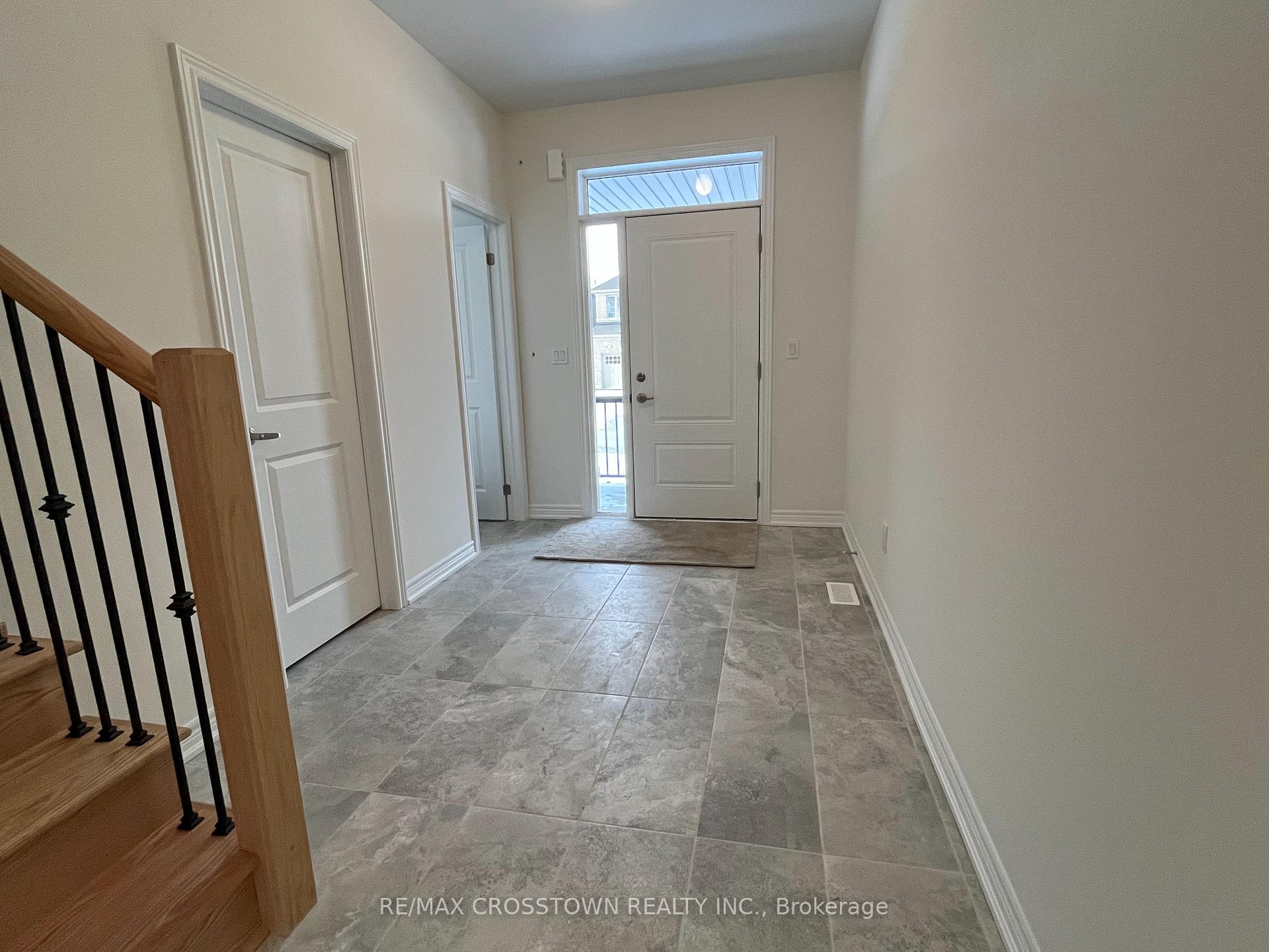 Photo 2 of 1347 Davis Loop, Innisfil, Lefroy — HOMEH