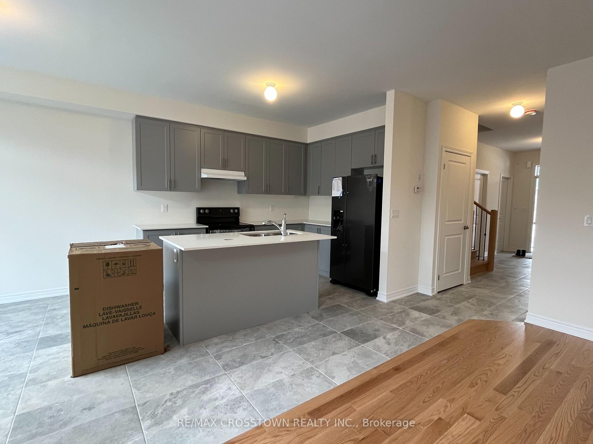 Photo 23 of 1347 Davis Loop, Innisfil, Lefroy — HOMEH