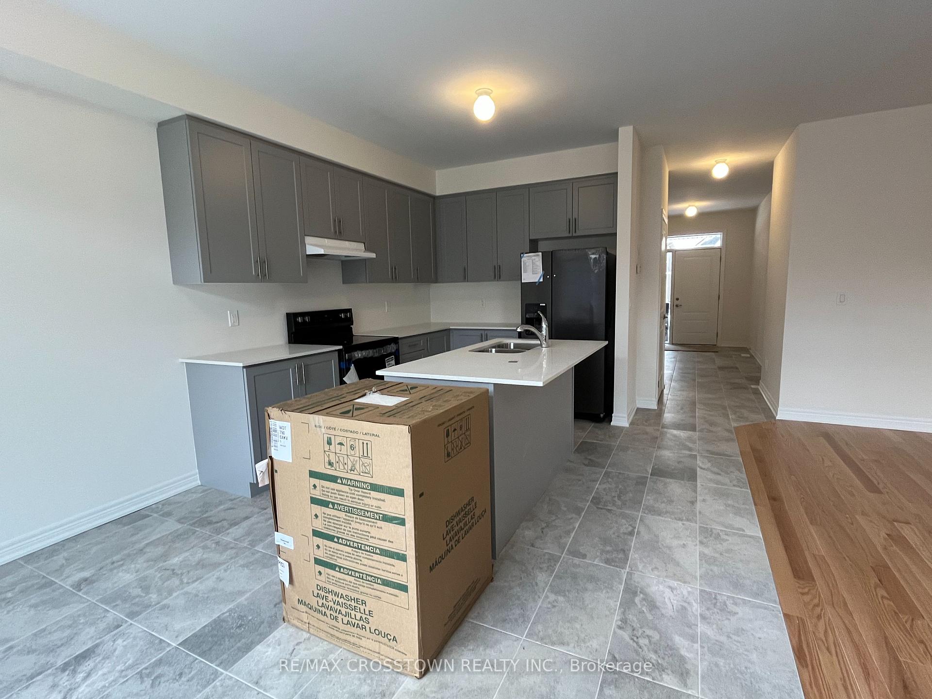 Photo 24 of 1347 Davis Loop, Innisfil, Lefroy — HOMEH