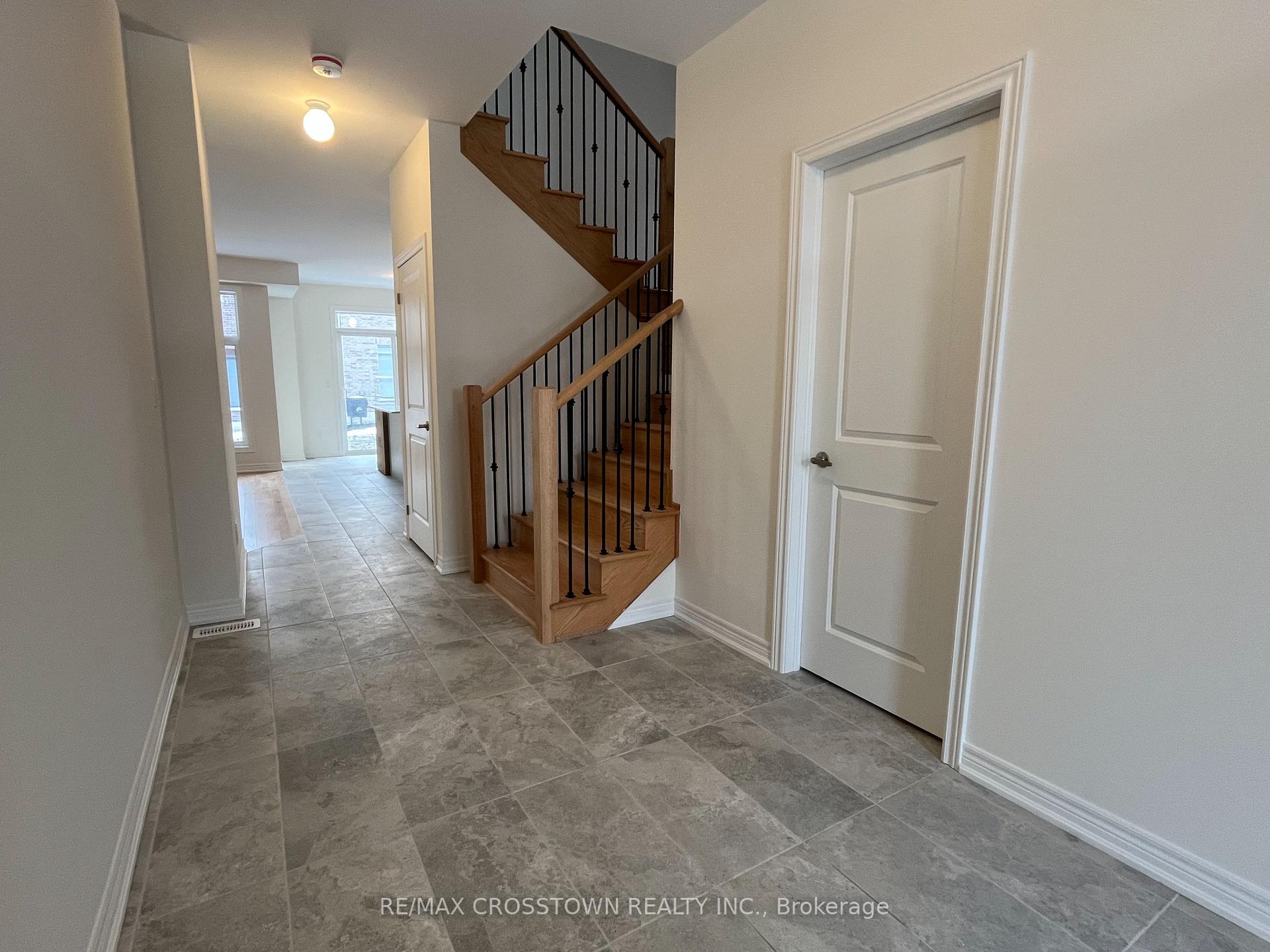 Photo 32 of 1347 Davis Loop, Innisfil, Lefroy — HOMEH