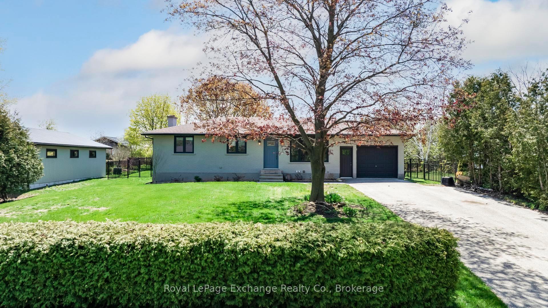 Photo 3 of 176 Nelson Street, Kincardine — HOMEH