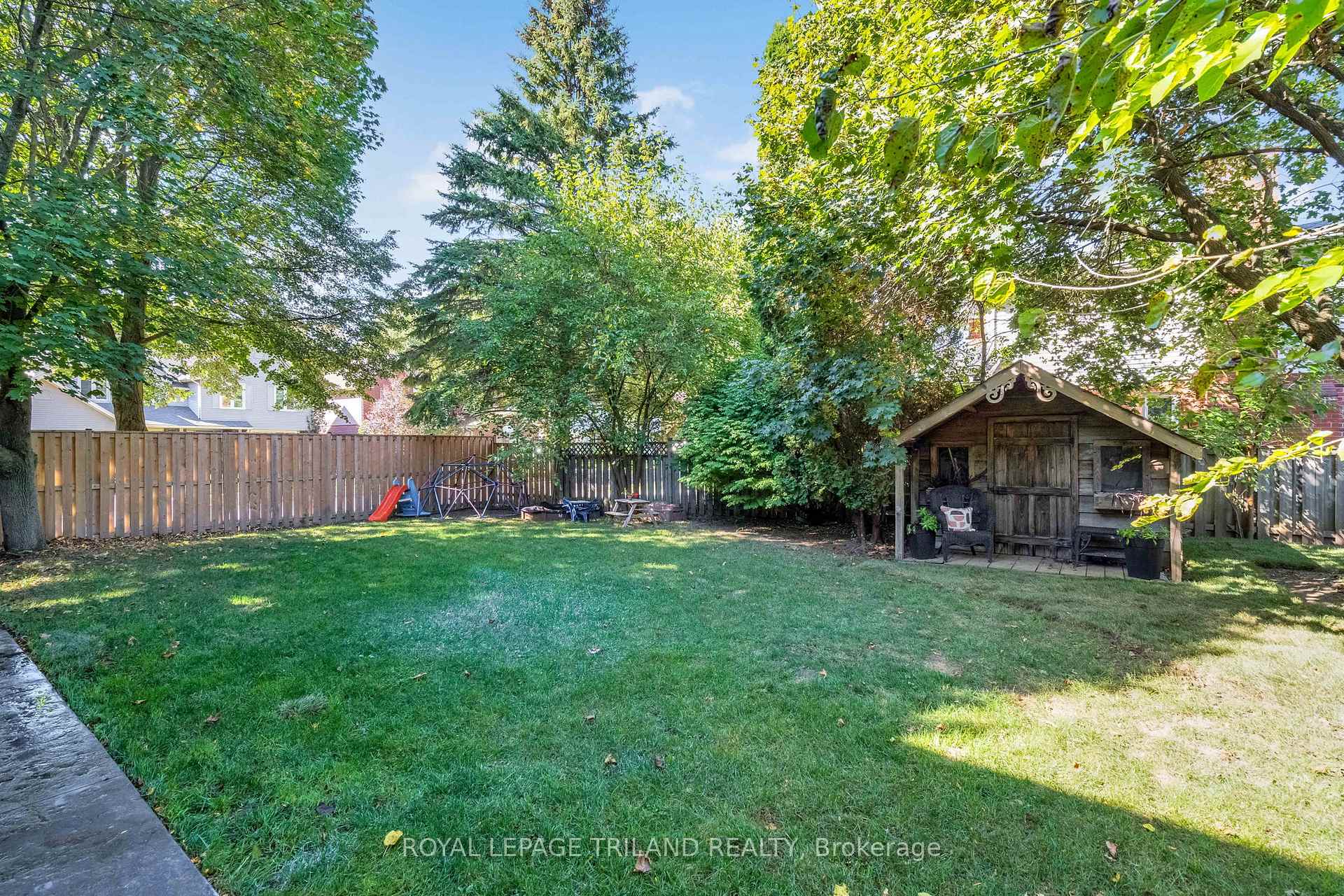 Photo 41 of 22 Wendy Crescent, London, North B — HOMEH