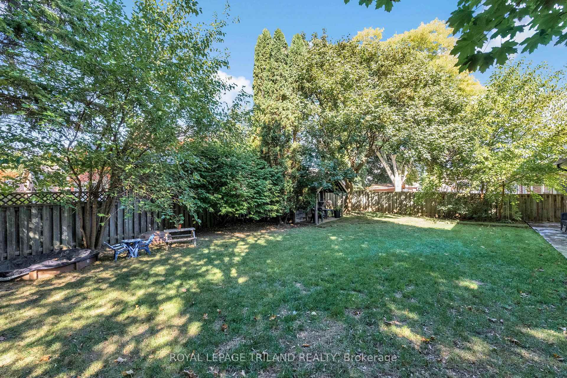 Photo 43 of 22 Wendy Crescent, London, North B — HOMEH