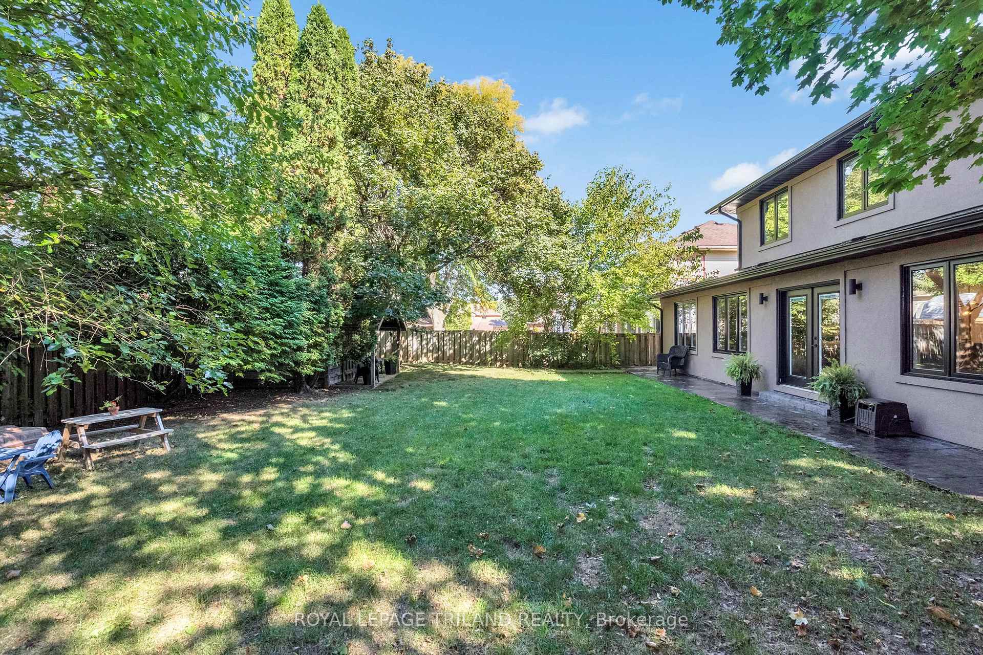 Photo 44 of 22 Wendy Crescent, London, North B — HOMEH