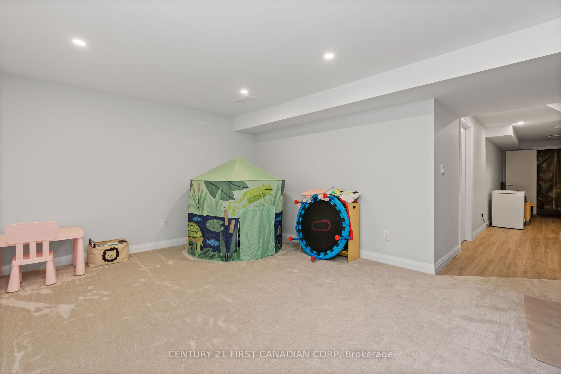 Photo 40 of Unit 24, 1 Miller Drive, Lucan Biddulph, Lucan — HOMEH