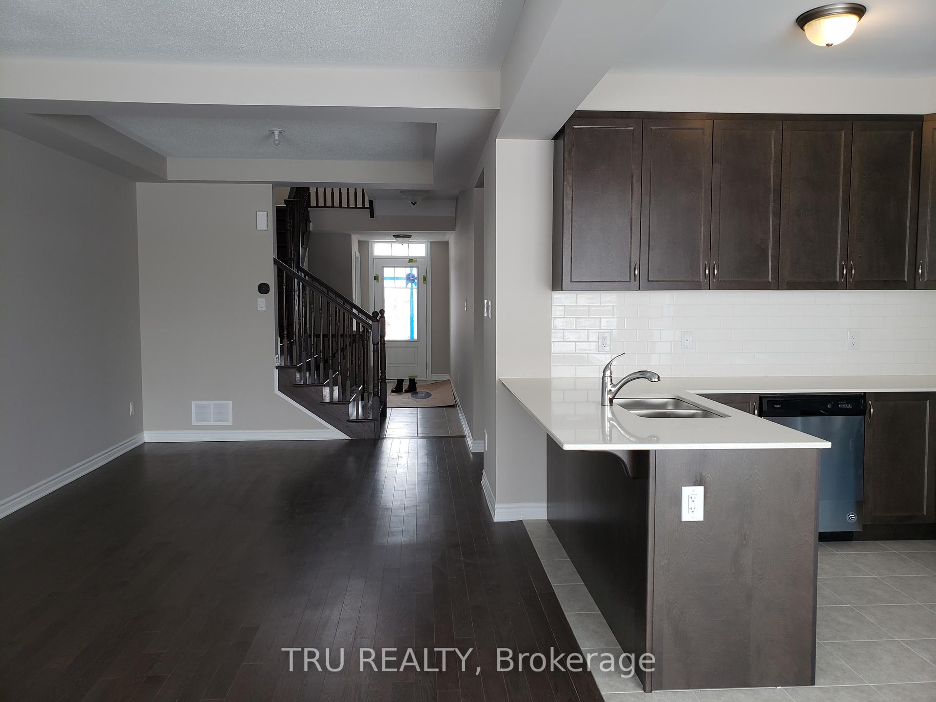 Photo 3 of 524 Cope Drive, Ottawa, Kanata - Emerald Meadows/Trailwest — HOMEH