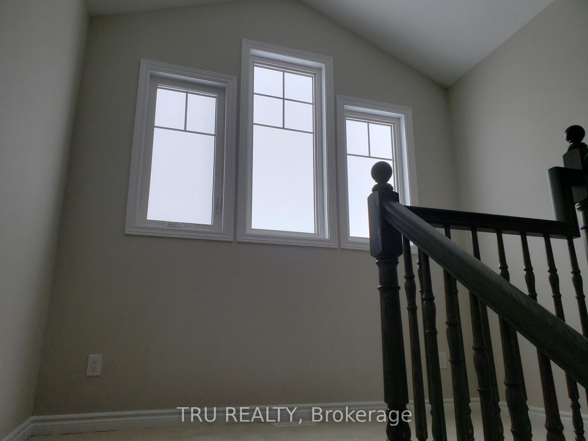 Photo 5 of 524 Cope Drive, Ottawa, Kanata - Emerald Meadows/Trailwest — HOMEH