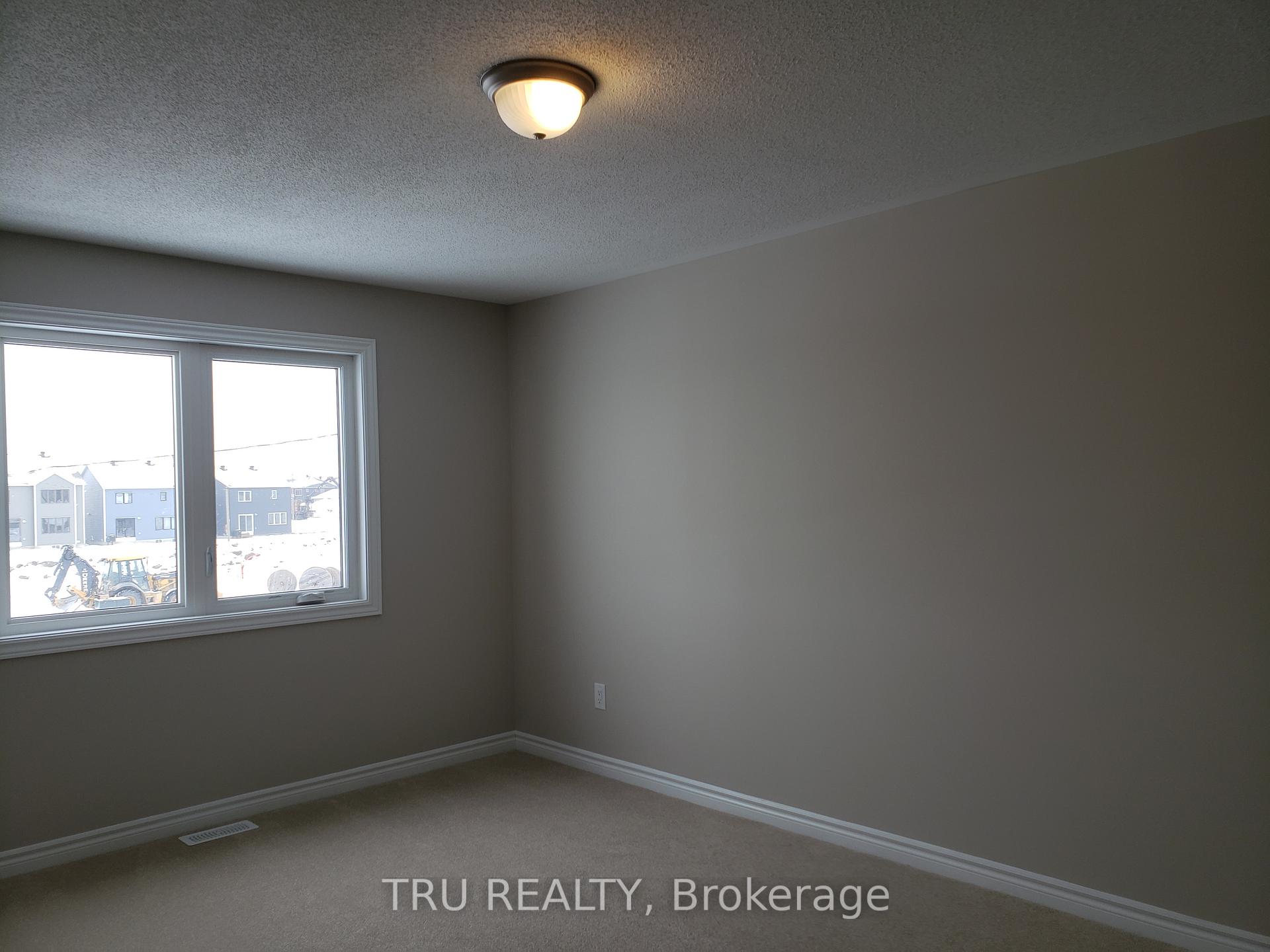 Photo 8 of 524 Cope Drive, Ottawa, Kanata - Emerald Meadows/Trailwest — HOMEH
