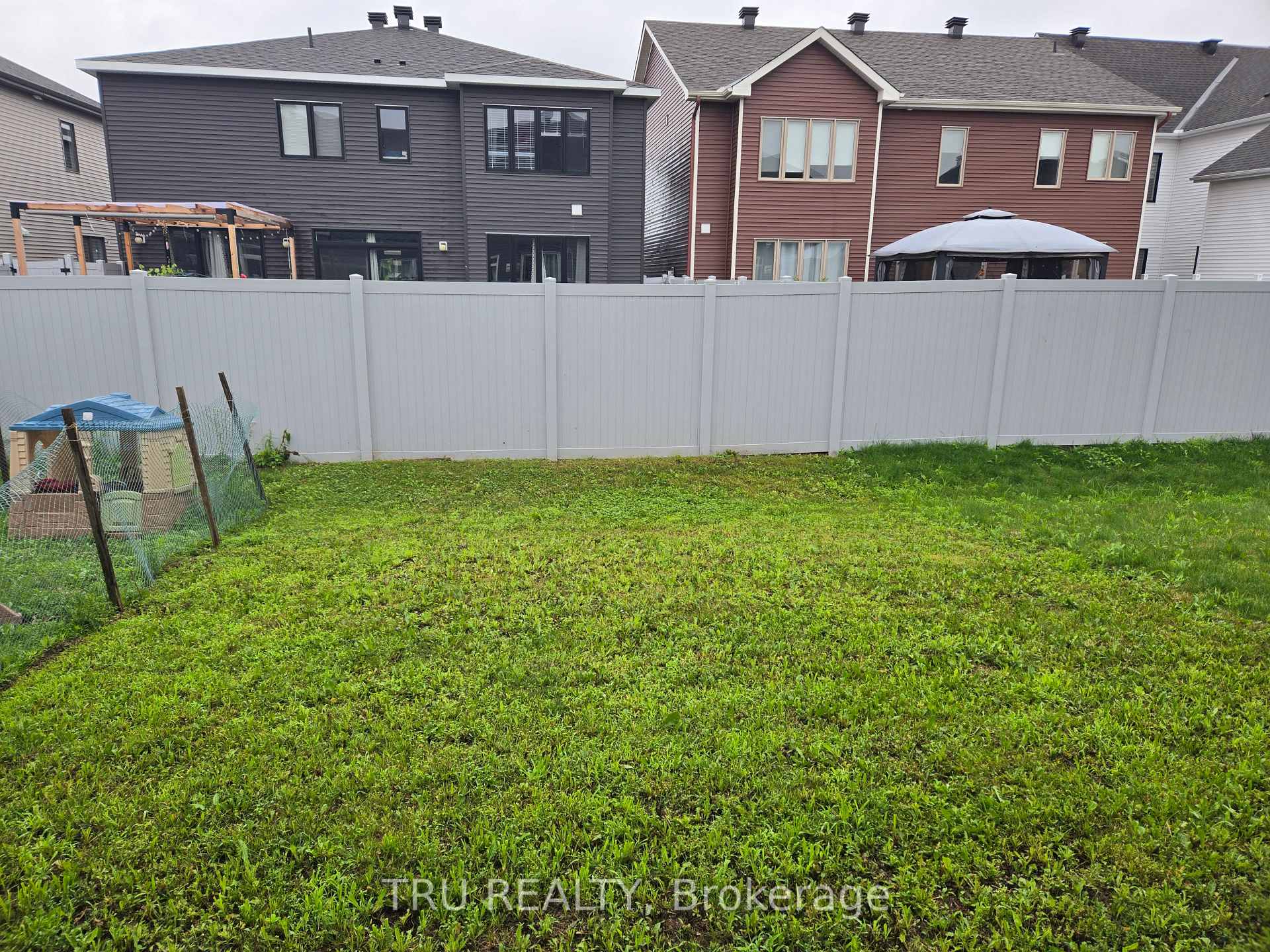 Photo 12 of 524 Cope Drive, Ottawa, Kanata - Emerald Meadows/Trailwest — HOMEH