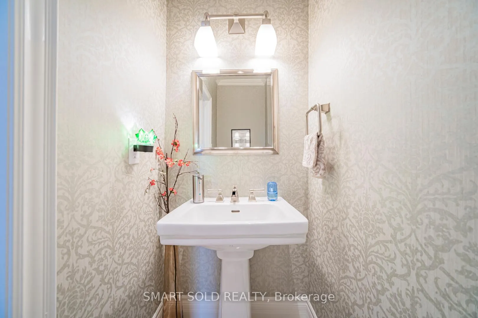 Photo 5 of 33 Earnshaw Drive, Markham, Victoria Square — HOMEH