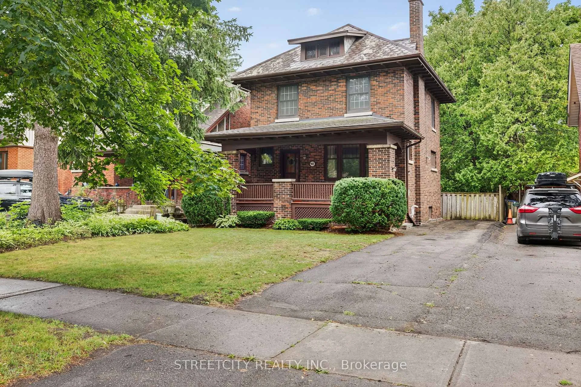 Front of 947 Maitland Street