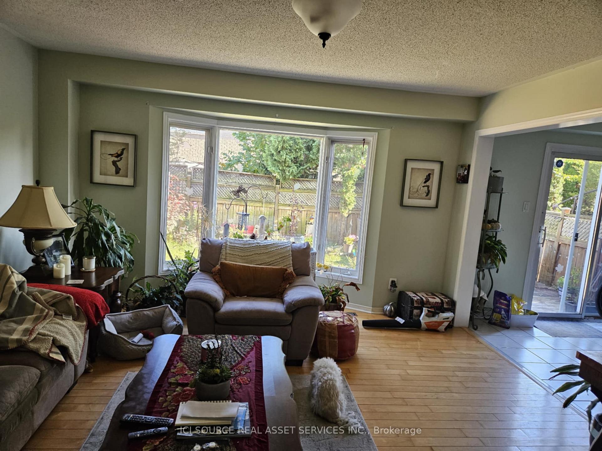 Photo 5 of 104 Rockhaven Lane, Hamilton, Waterdown — HOMEH