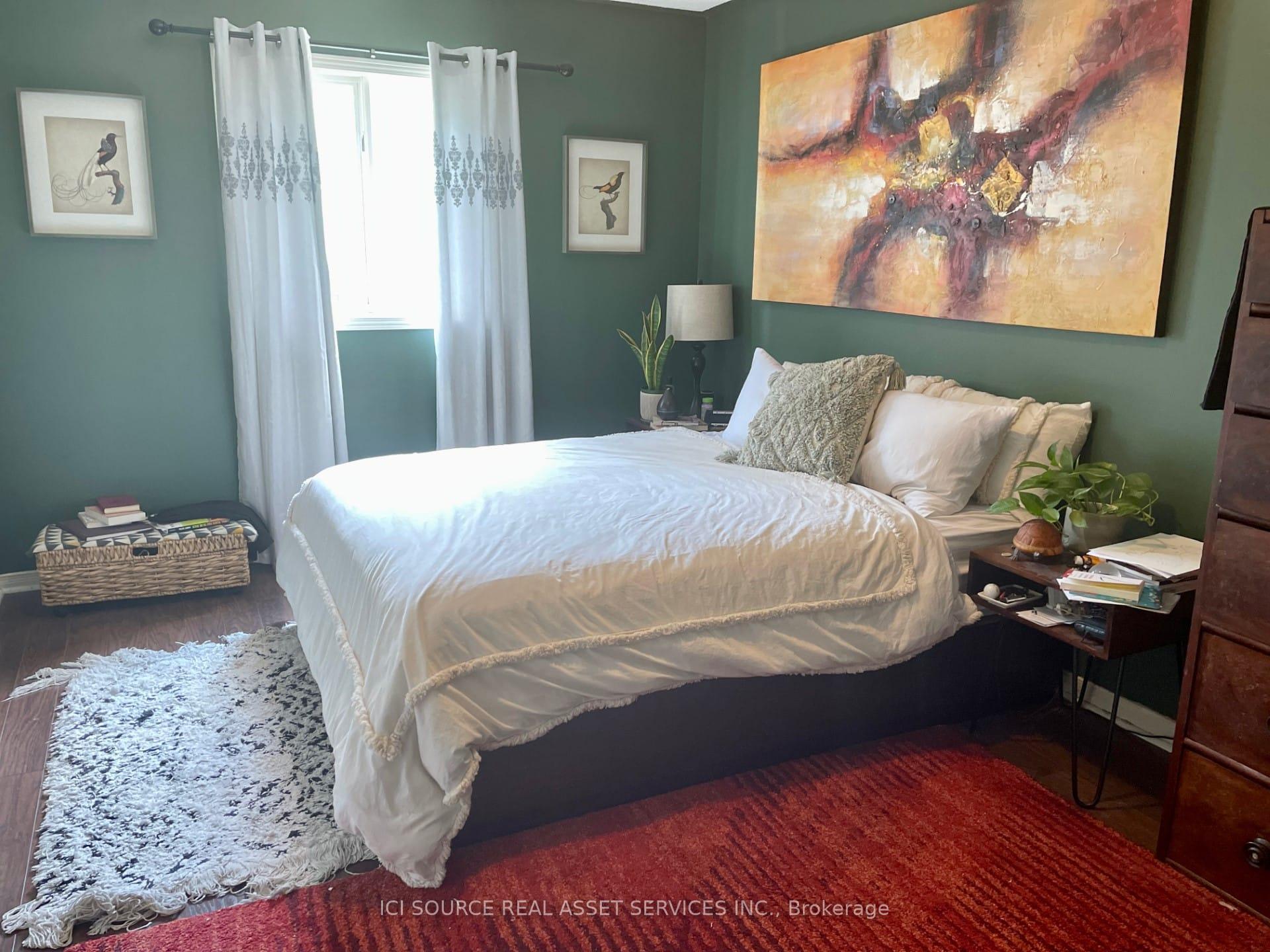 Photo 9 of 104 Rockhaven Lane, Hamilton, Waterdown — HOMEH