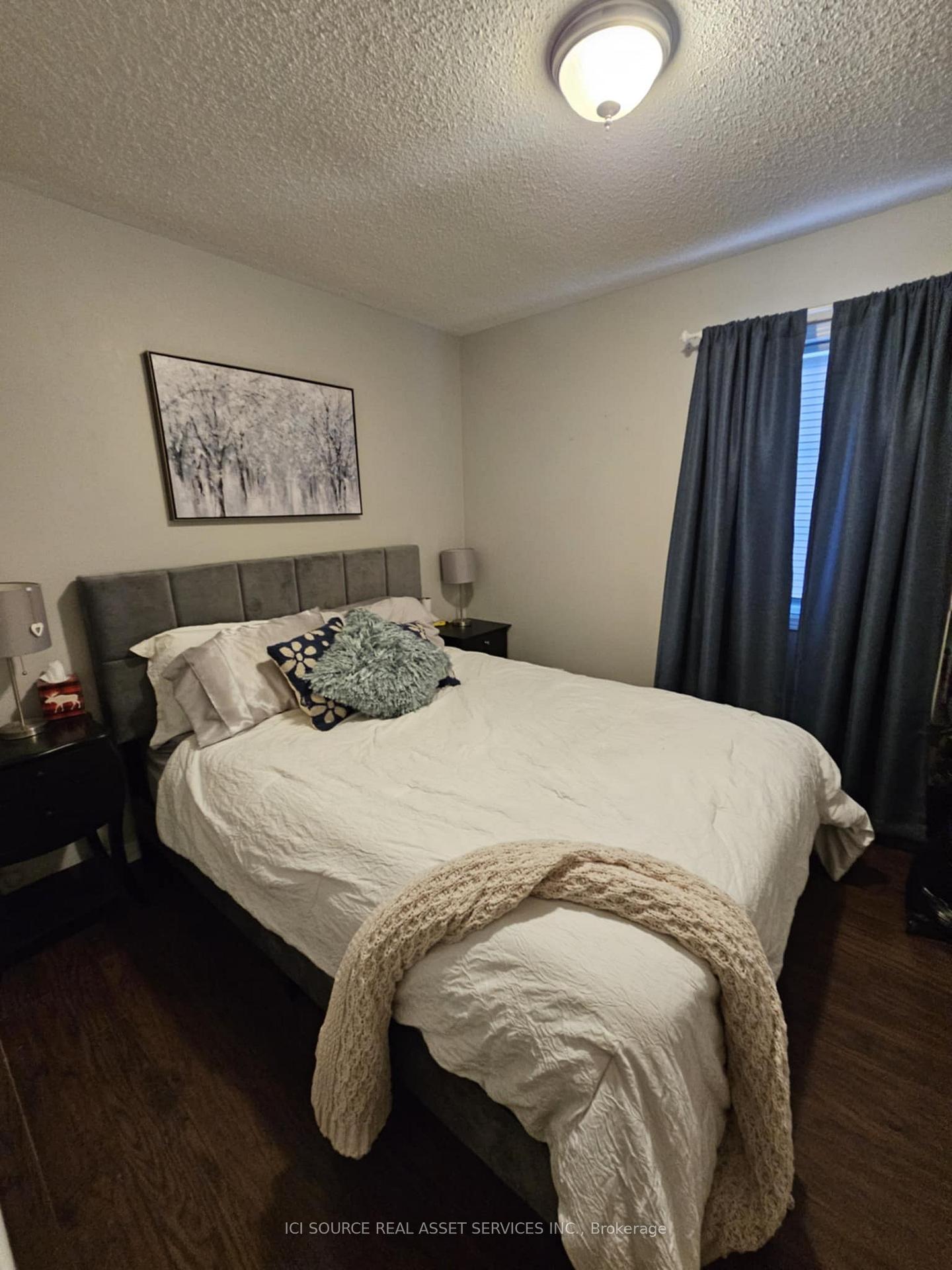 Photo 11 of 104 Rockhaven Lane, Hamilton, Waterdown — HOMEH