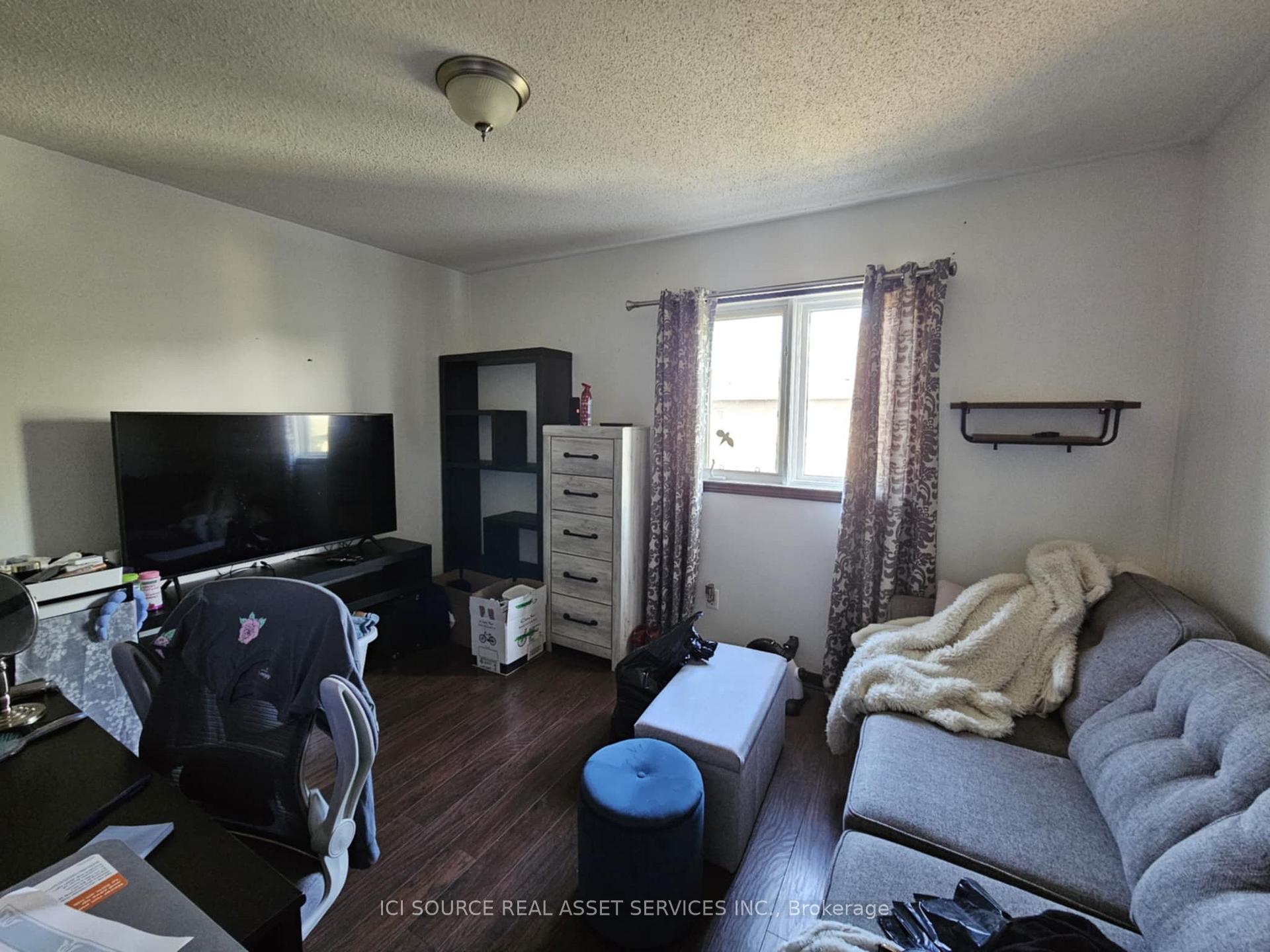 Photo 12 of 104 Rockhaven Lane, Hamilton, Waterdown — HOMEH