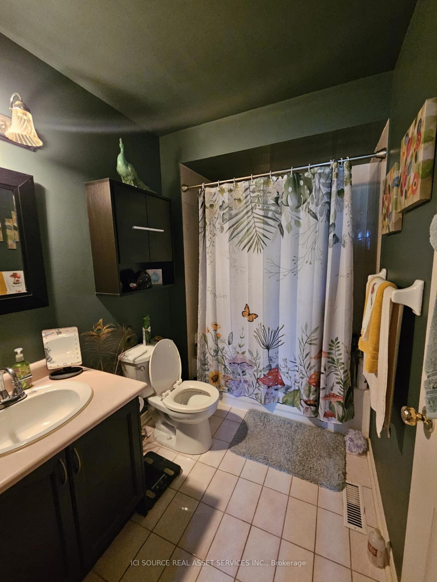 Photo 13 of 104 Rockhaven Lane, Hamilton, Waterdown — HOMEH