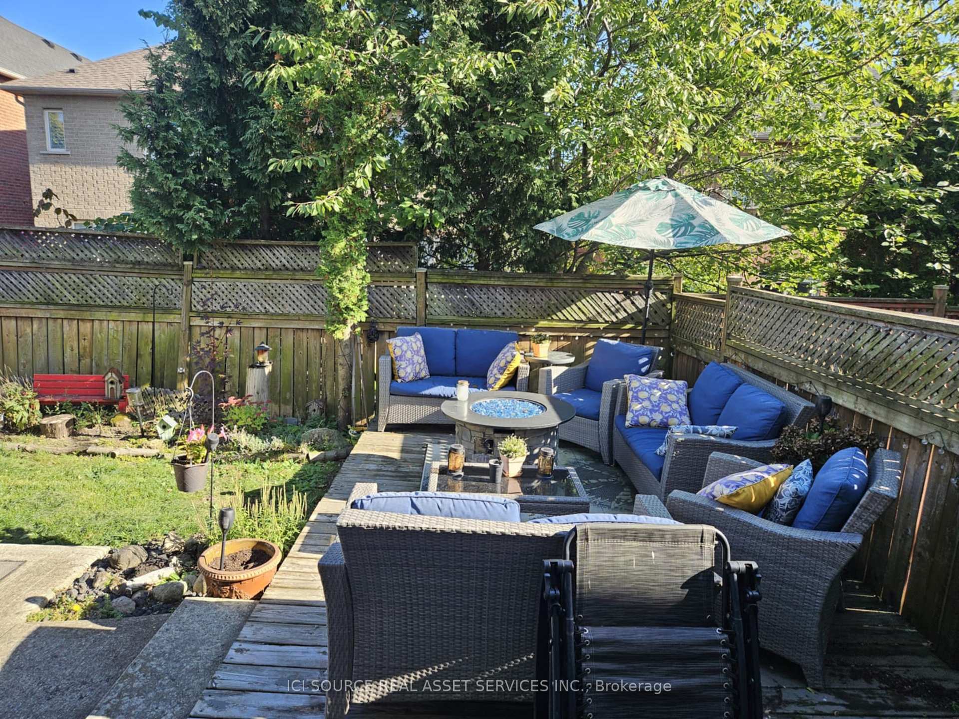 Photo 18 of 104 Rockhaven Lane, Hamilton, Waterdown — HOMEH