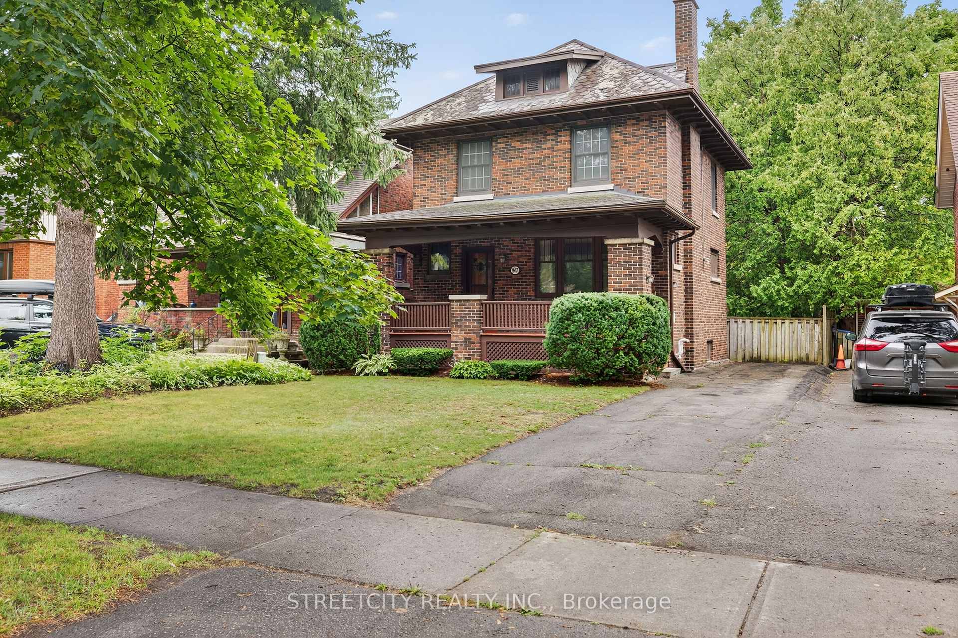 Front of 947 Maitland Street