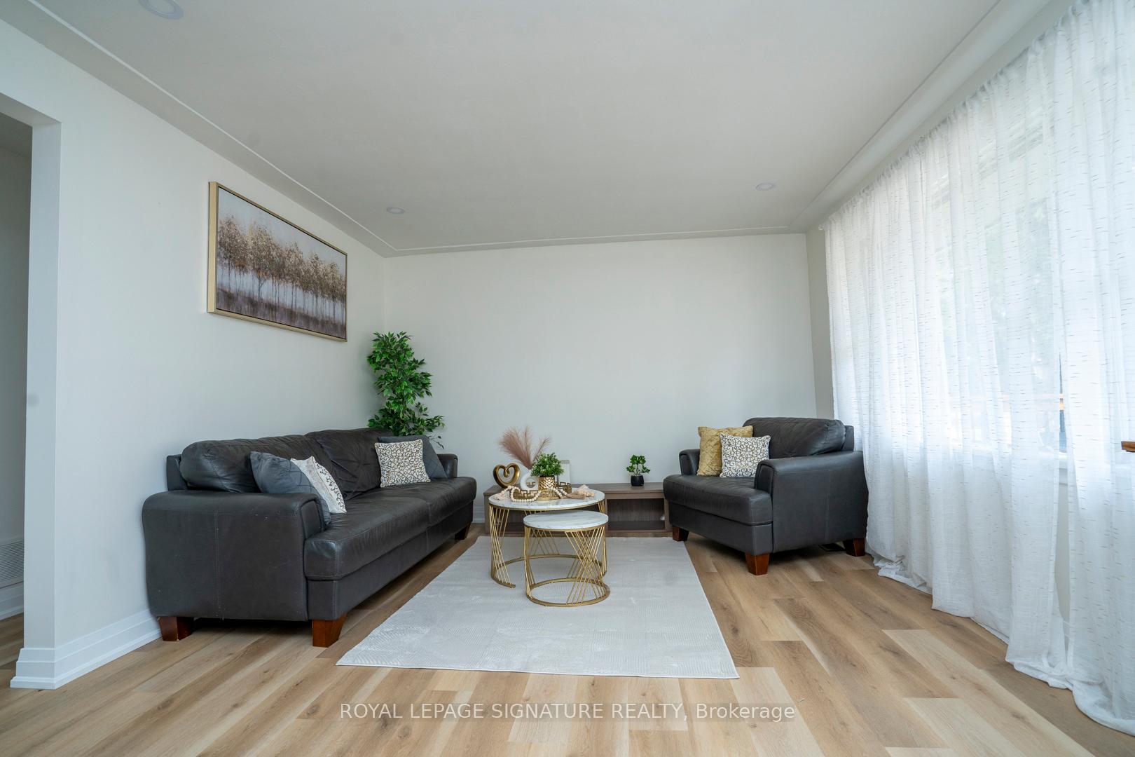 Photo 3 of 61 Broadmoor Avenue, Kitchener — HOMEH