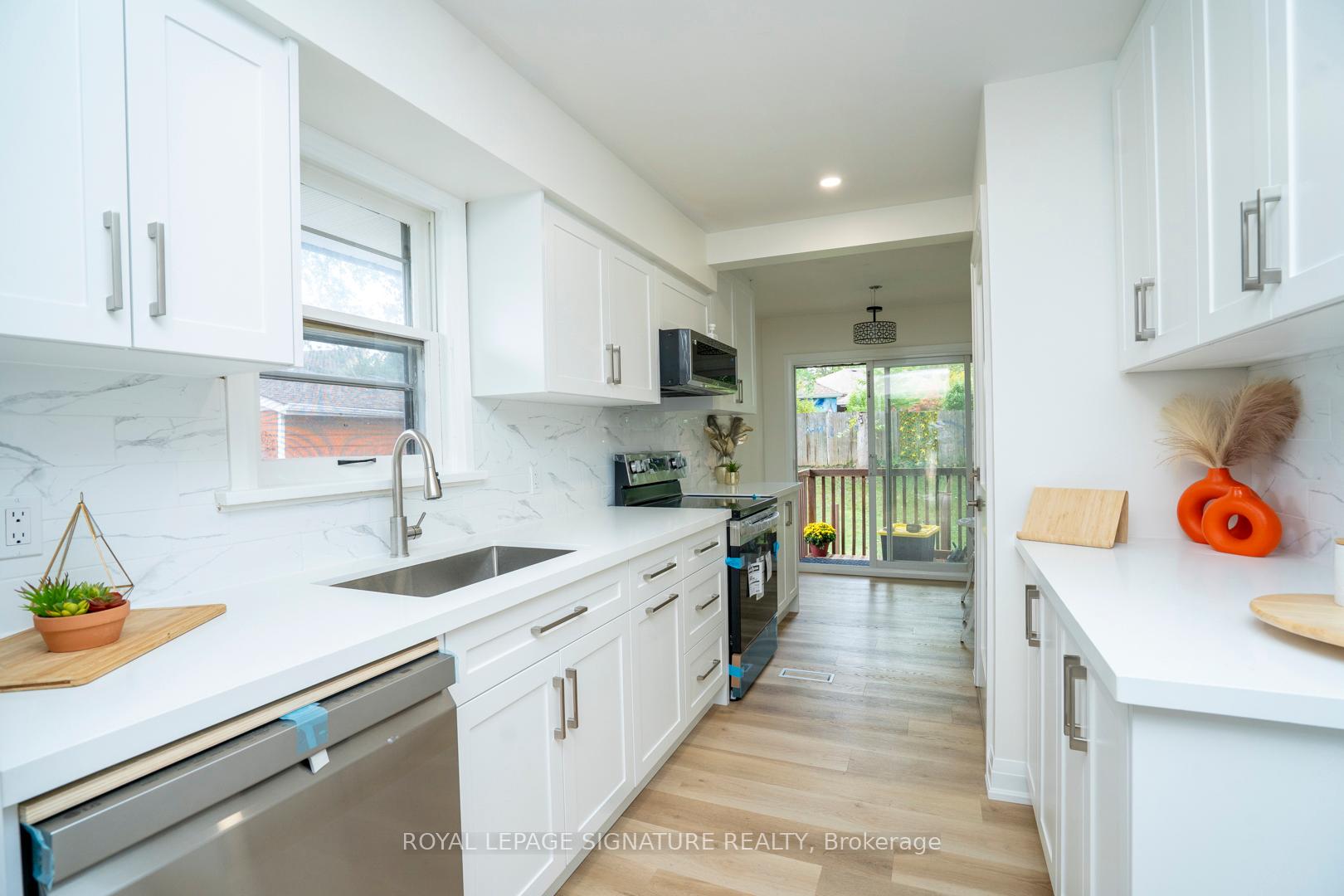 Photo 7 of 61 Broadmoor Avenue, Kitchener — HOMEH