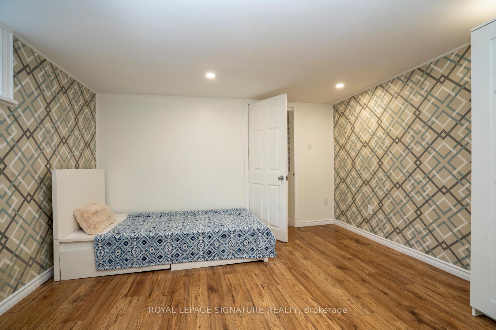 Photo 27 of 61 Broadmoor Avenue, Kitchener — HOMEH