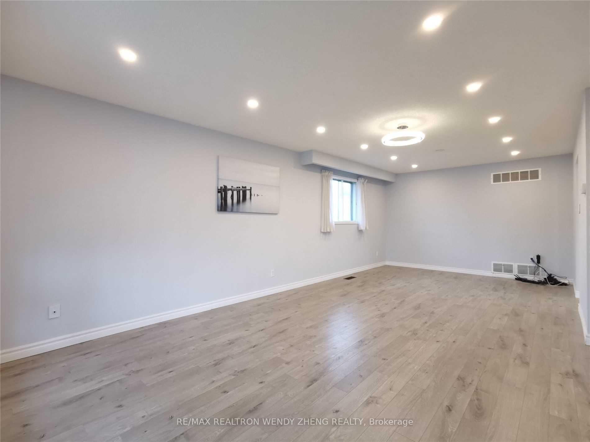 Photo 2 of Unit Upper, 4 Fordcombe Crescent, Markham, Milliken Mills West — HOMEH