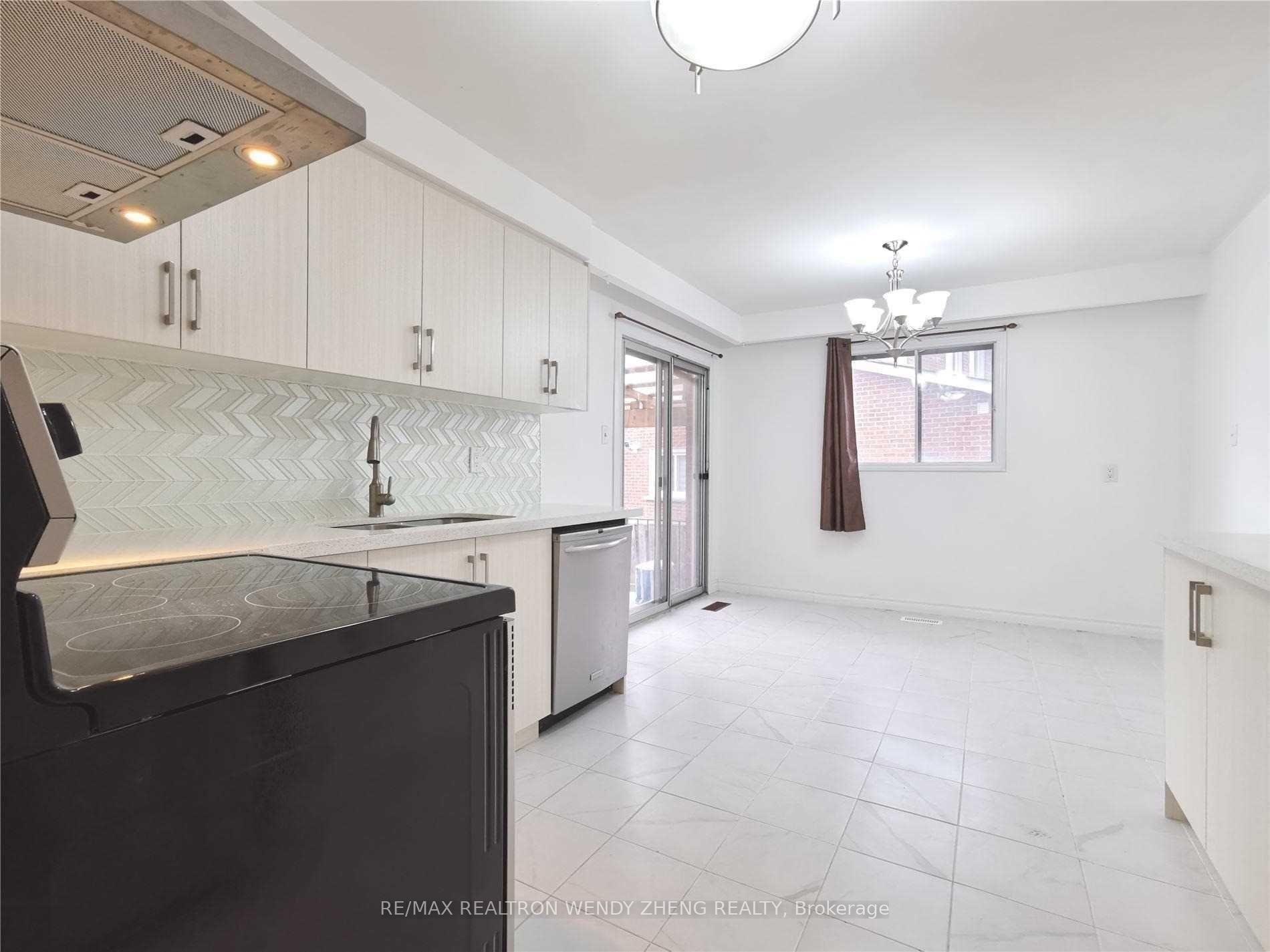 Photo 4 of Unit Upper, 4 Fordcombe Crescent, Markham, Milliken Mills West — HOMEH