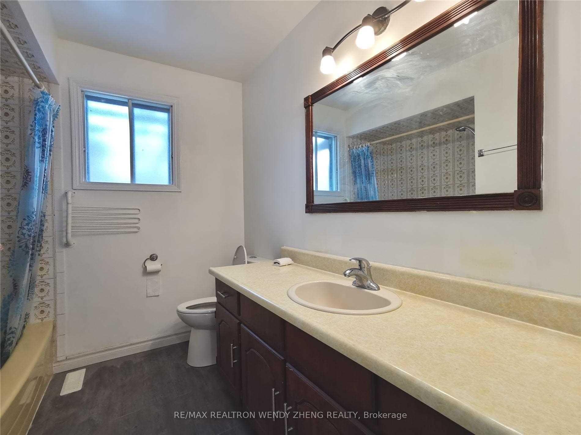 Photo 10 of Unit Upper, 4 Fordcombe Crescent, Markham, Milliken Mills West — HOMEH