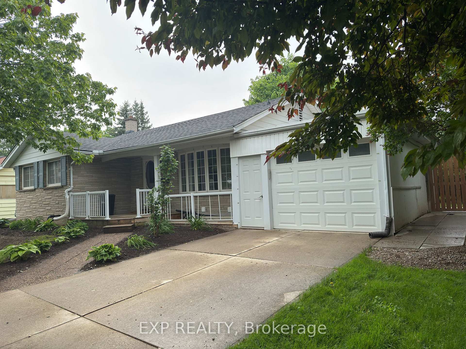 Front of 370 Greenbrook Drive