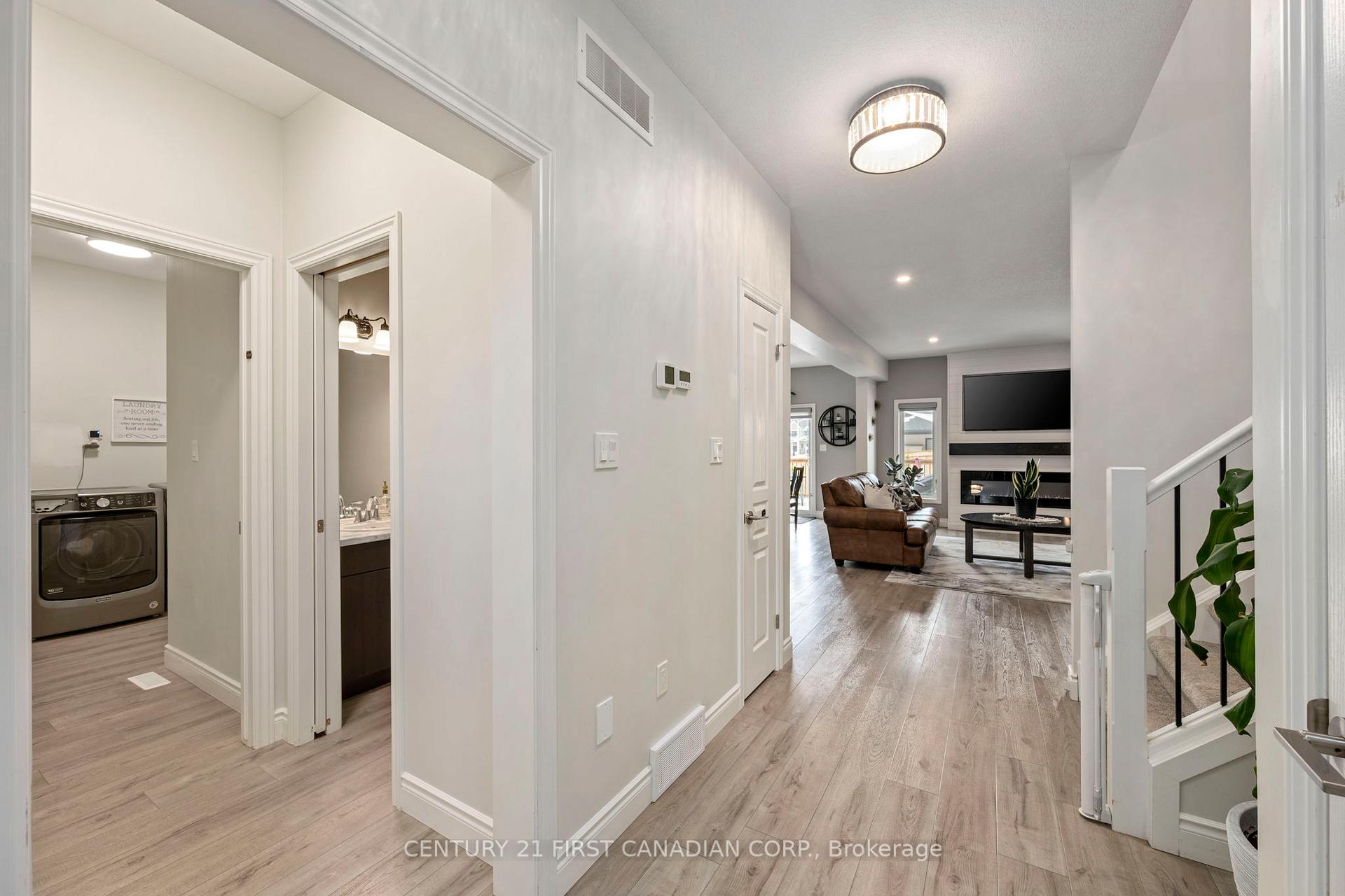 Photo 6 of 117 Gilmour Drive, Lucan Biddulph, Lucan — HOMEH