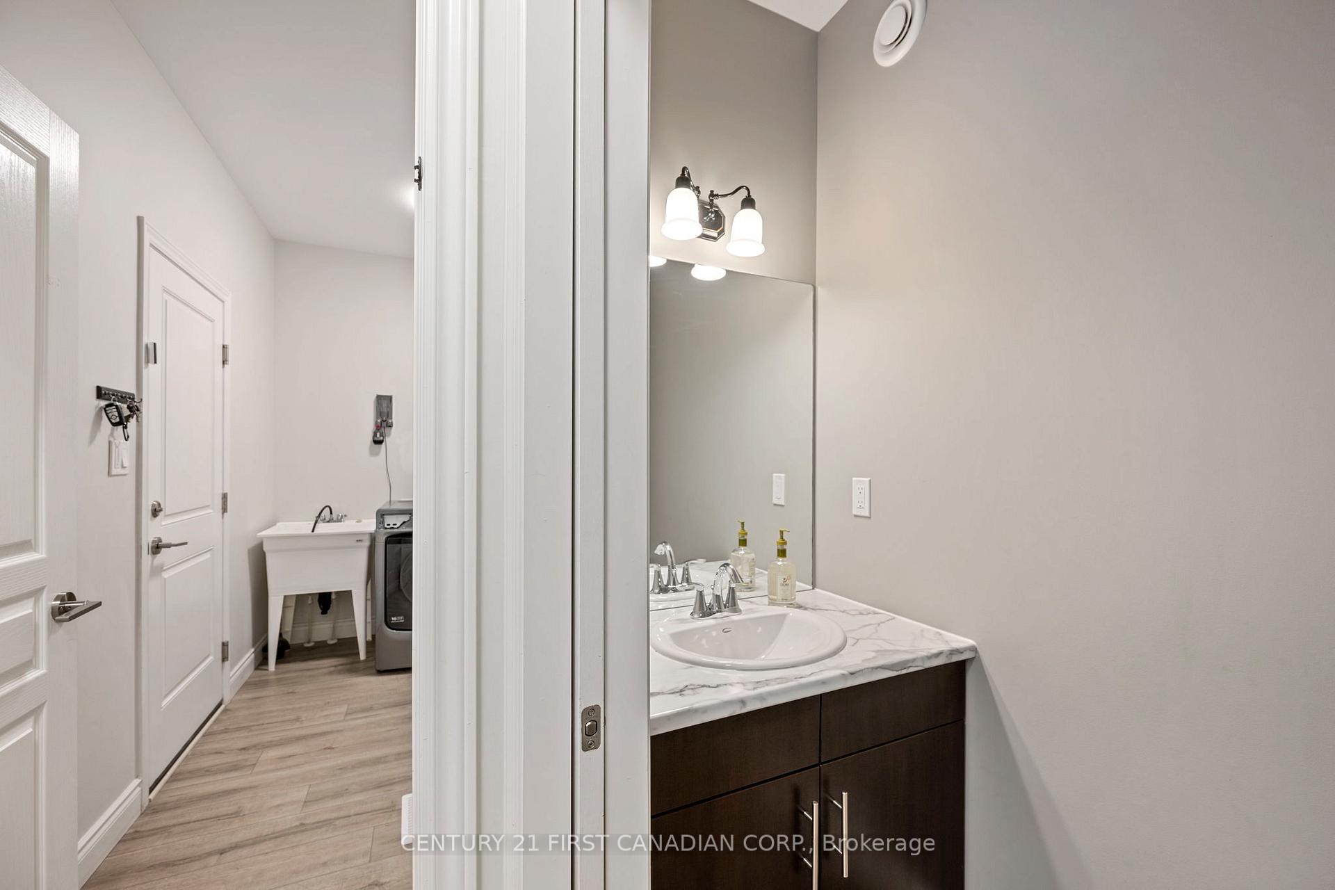 Photo 7 of 117 Gilmour Drive, Lucan Biddulph, Lucan — HOMEH