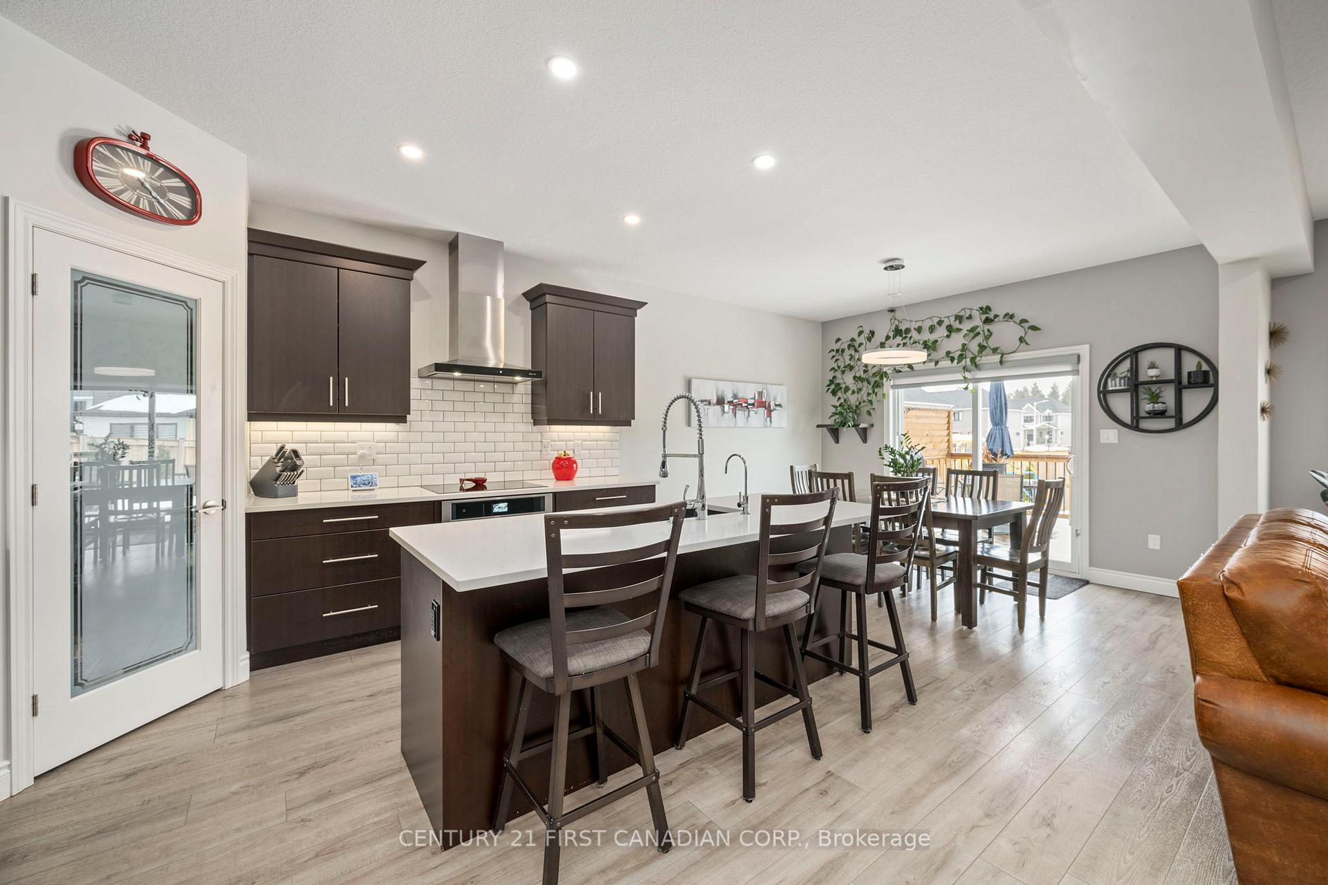 Photo 8 of 117 Gilmour Drive, Lucan Biddulph, Lucan — HOMEH