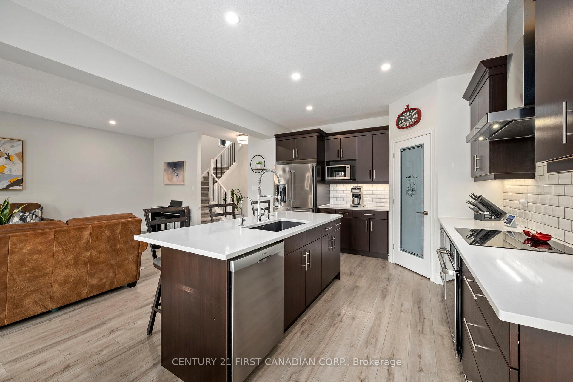 Photo 13 of 117 Gilmour Drive, Lucan Biddulph, Lucan — HOMEH