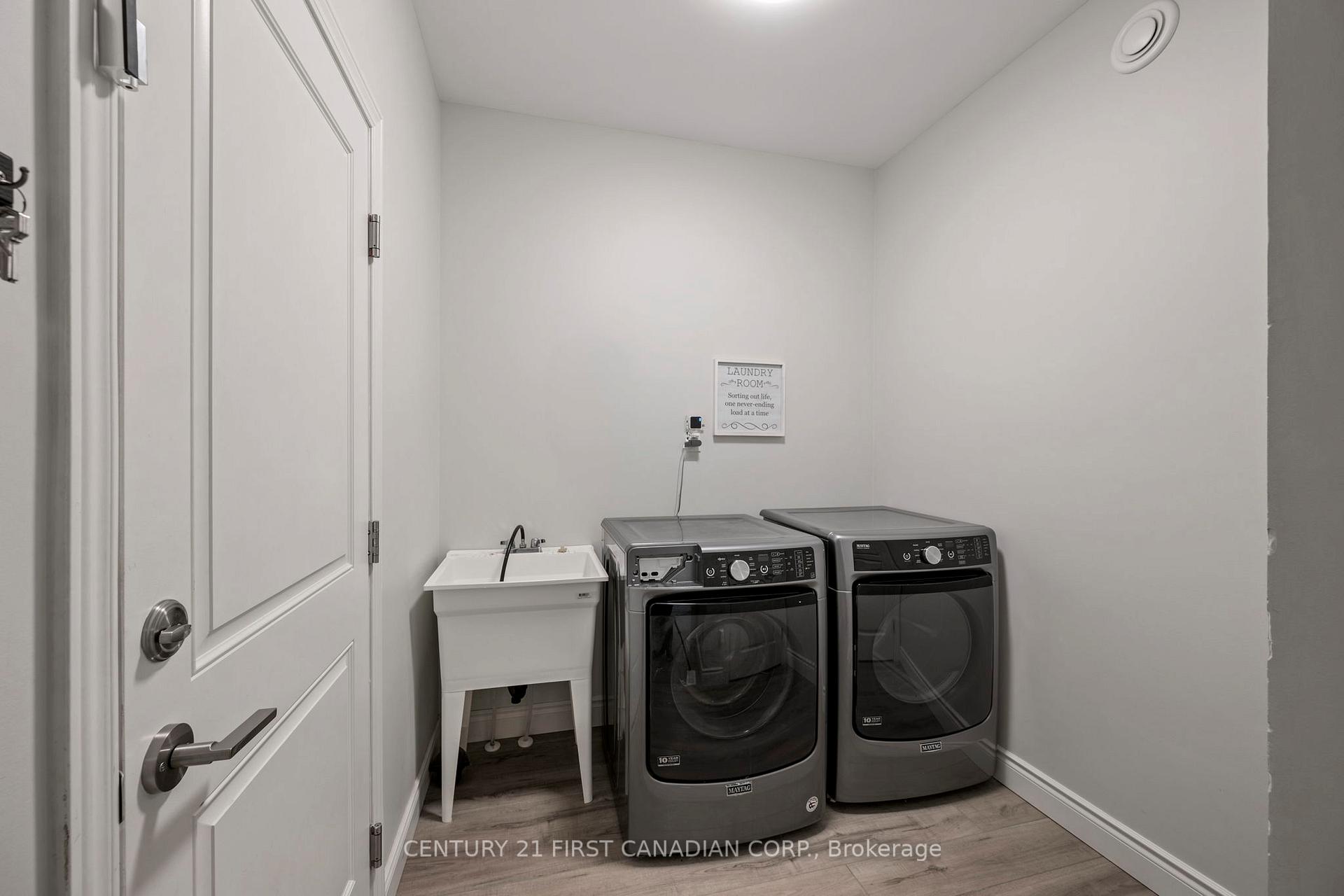 Photo 15 of 117 Gilmour Drive, Lucan Biddulph, Lucan — HOMEH