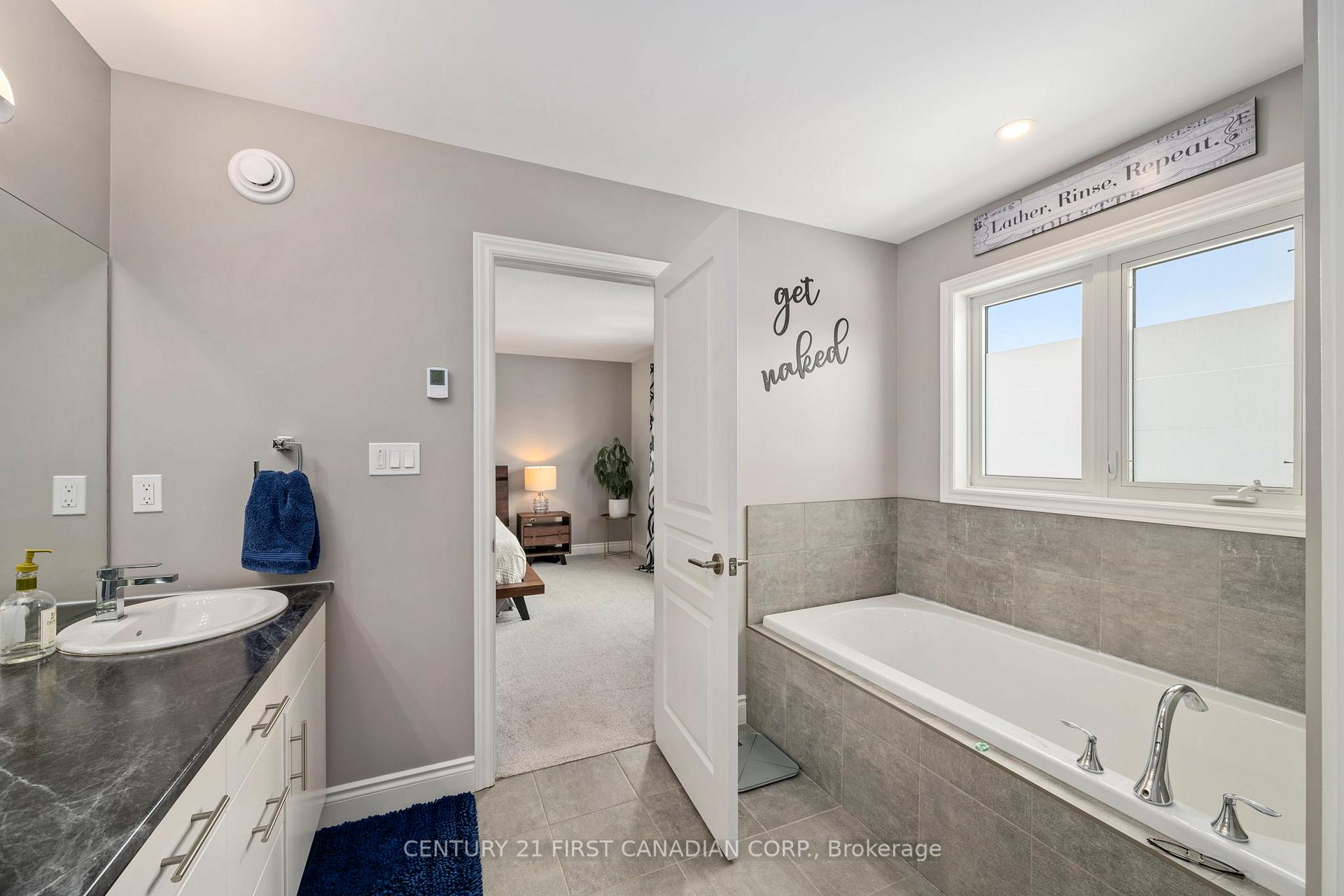 Photo 20 of 117 Gilmour Drive, Lucan Biddulph, Lucan — HOMEH