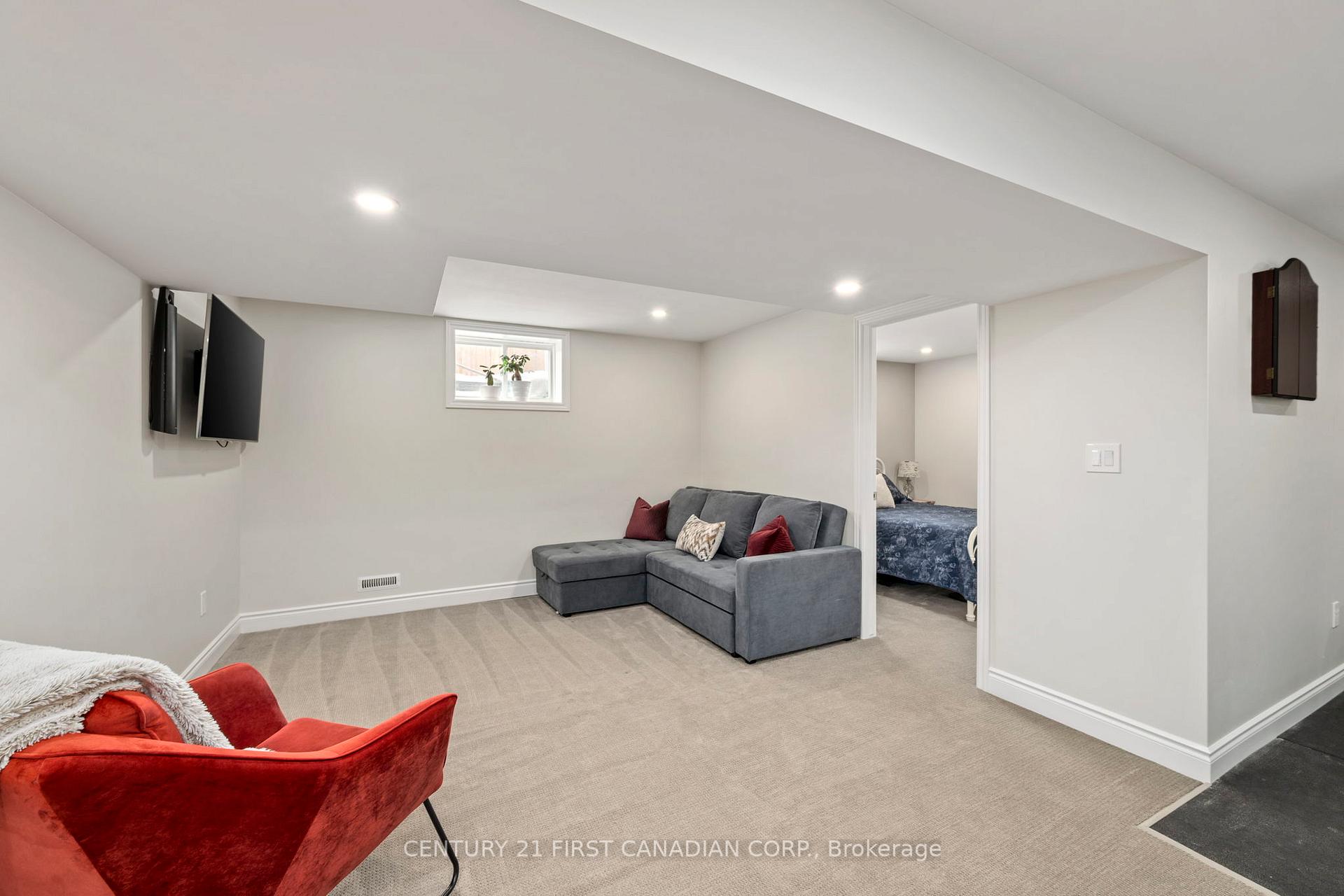 Photo 26 of 117 Gilmour Drive, Lucan Biddulph, Lucan — HOMEH