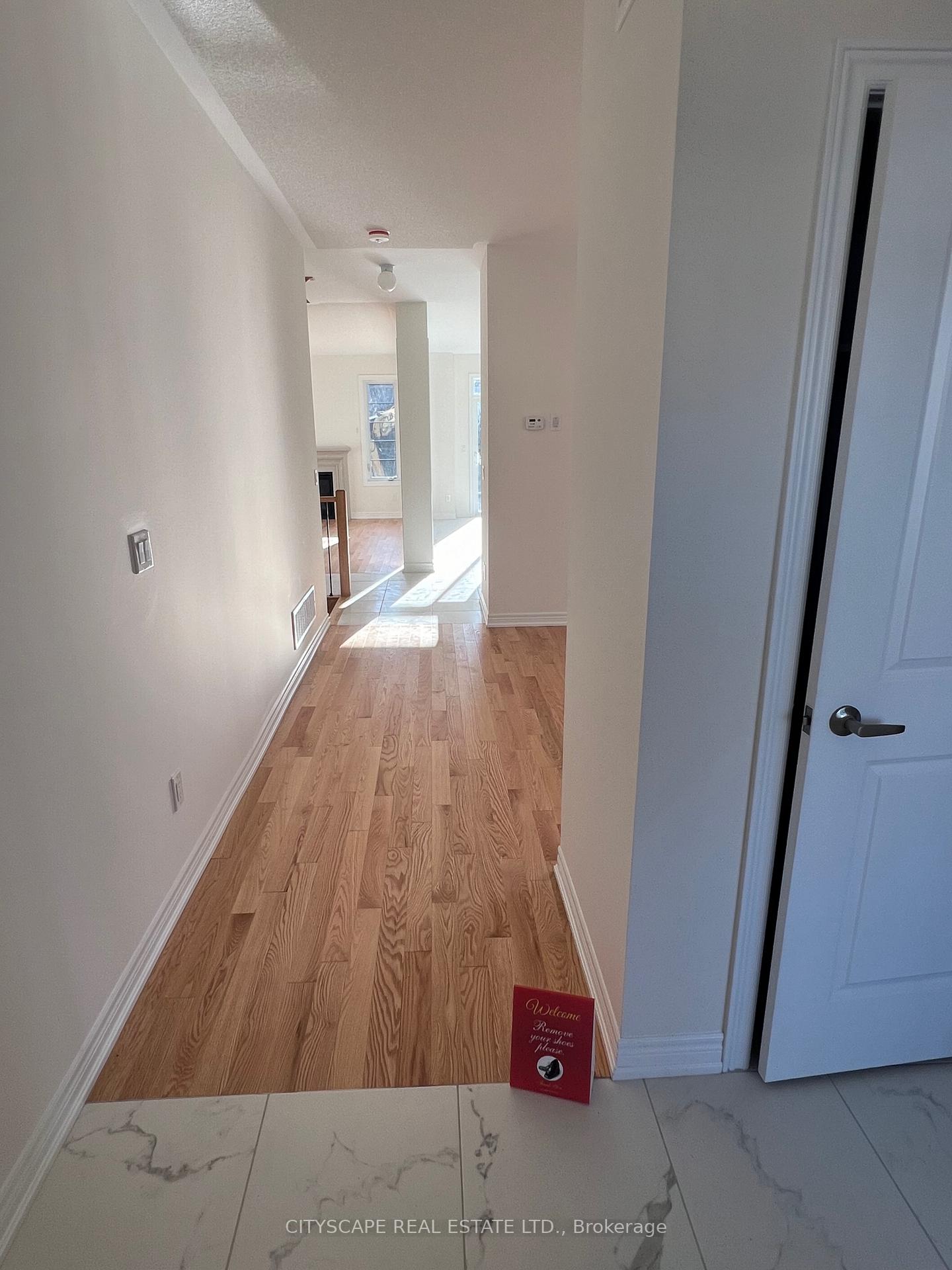 Photo 5 of 1392 Davis Loop Drive E, Innisfil, Lefroy — HOMEH