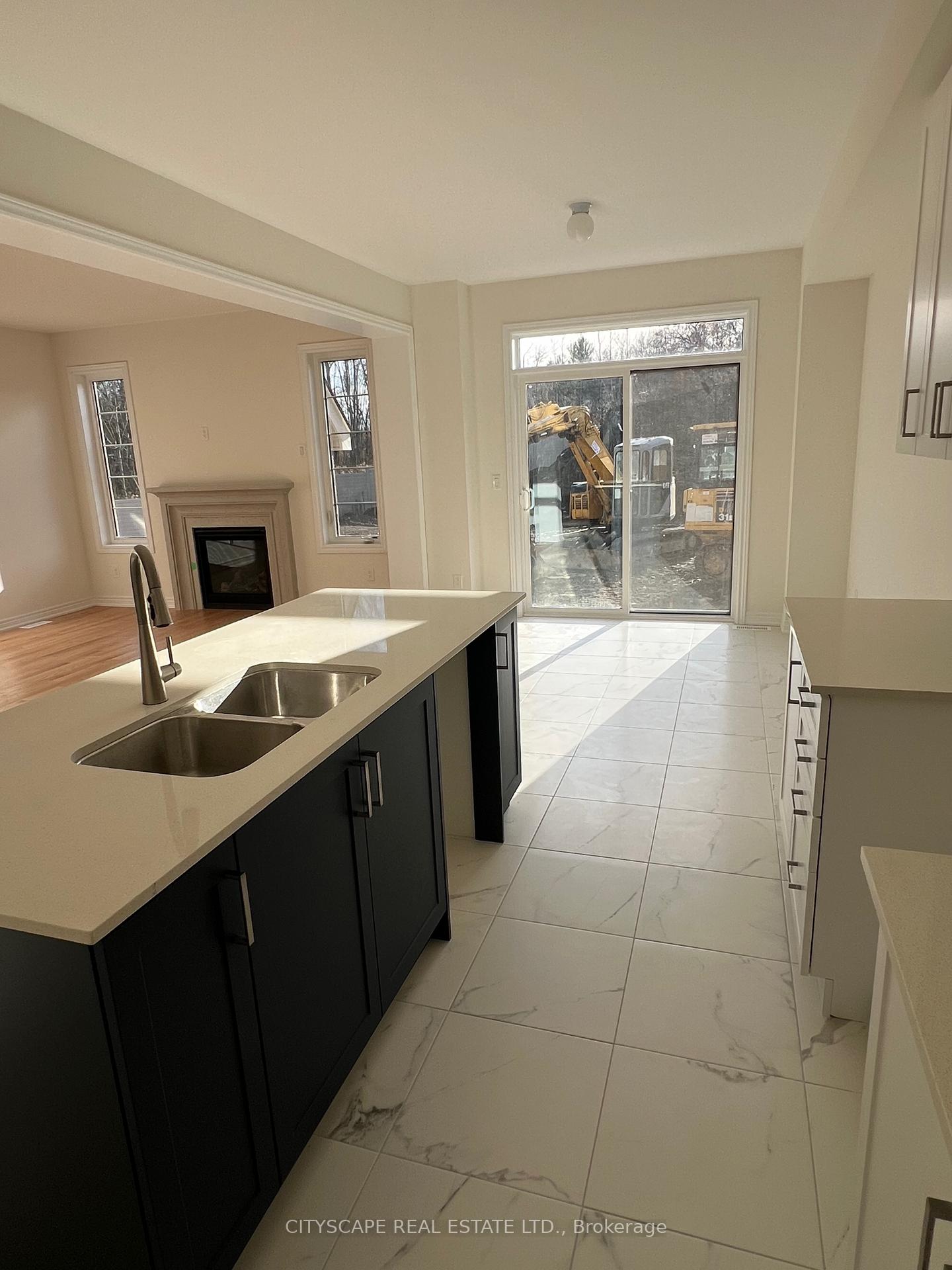 Photo 9 of 1392 Davis Loop Drive E, Innisfil, Lefroy — HOMEH
