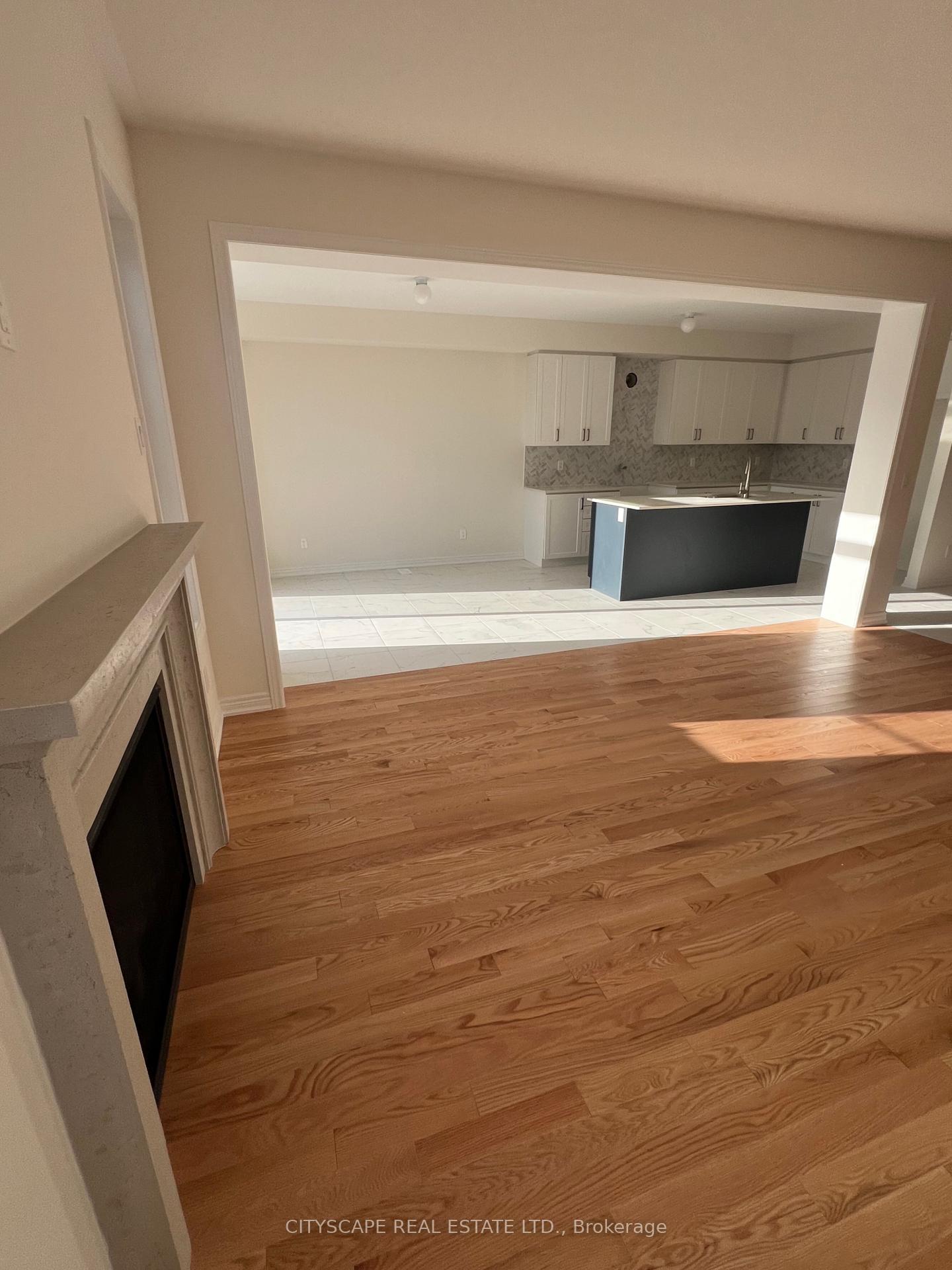 Photo 10 of 1392 Davis Loop Drive E, Innisfil, Lefroy — HOMEH