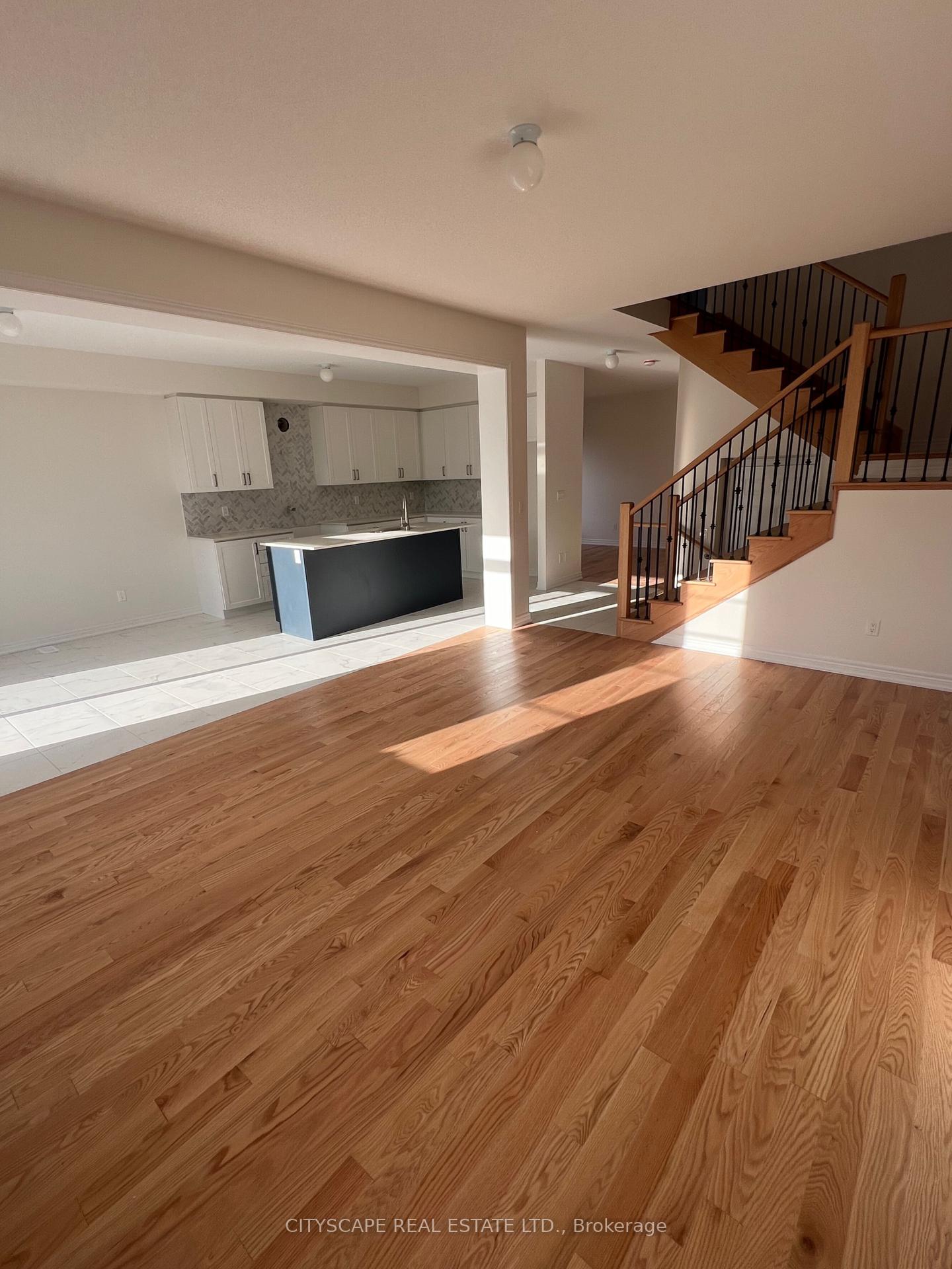 Photo 12 of 1392 Davis Loop Drive E, Innisfil, Lefroy — HOMEH
