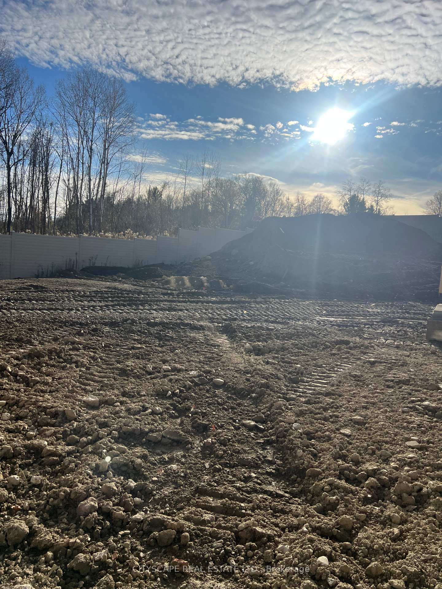 Photo 31 of 1392 Davis Loop Drive E, Innisfil, Lefroy — HOMEH
