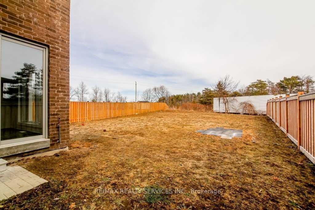 Photo 23 of 1870 Lamstone Street, Innisfil, Alcona — HOMEH