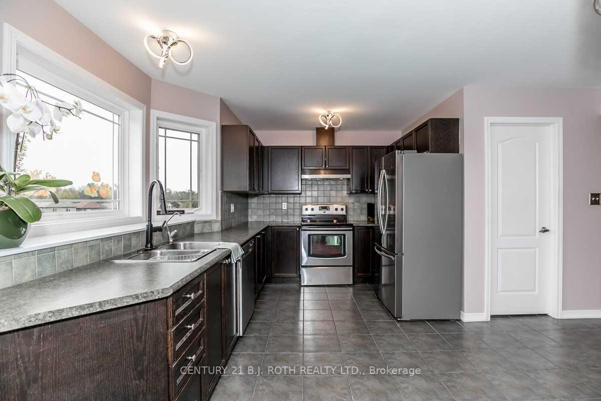 Photo 8 of 1337 Coleman Crescent, Innisfil, Alcona — HOMEH