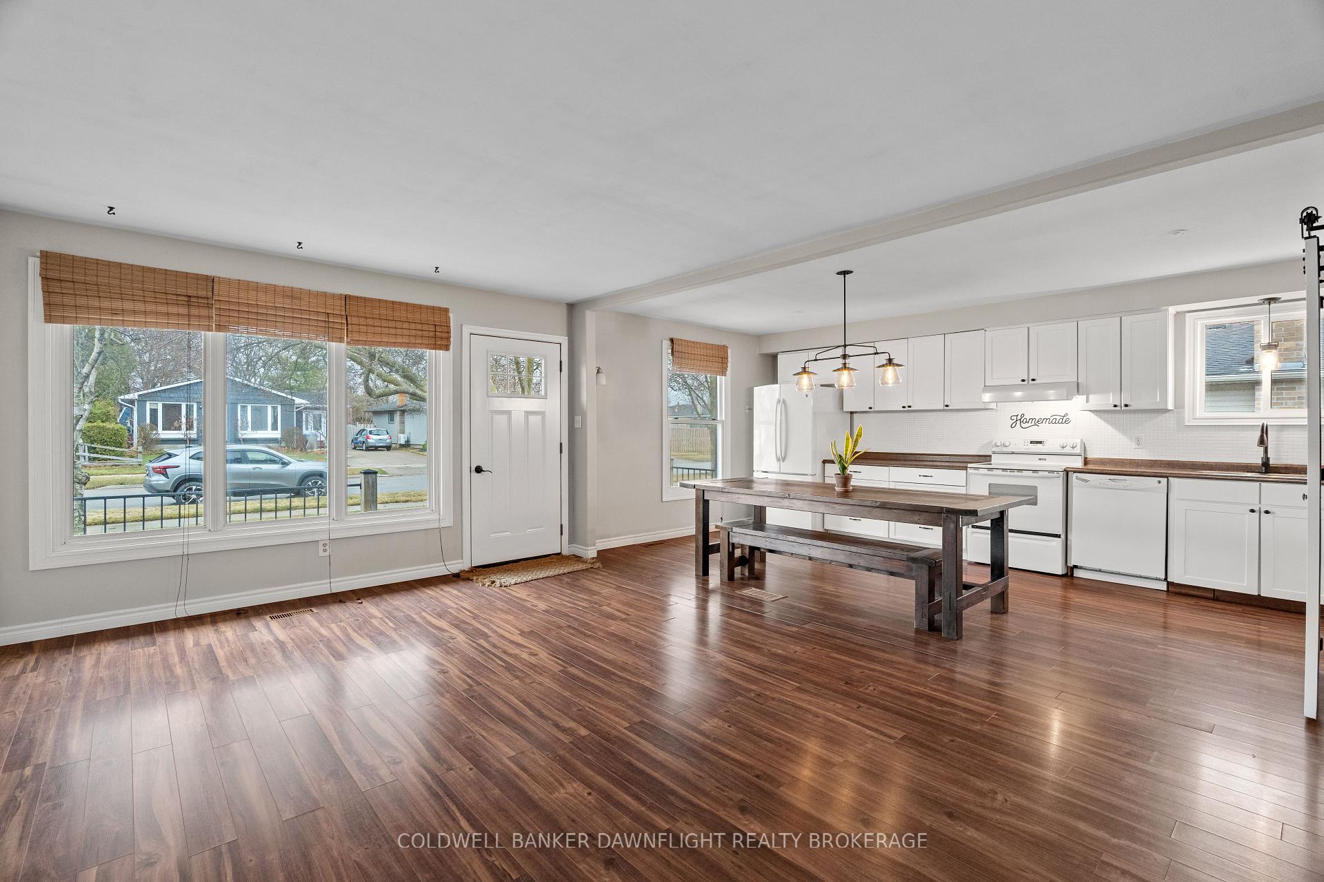 Photo 10 of 105 Kleinfeldt Avenue, Lucan Biddulph, Lucan — HOMEH