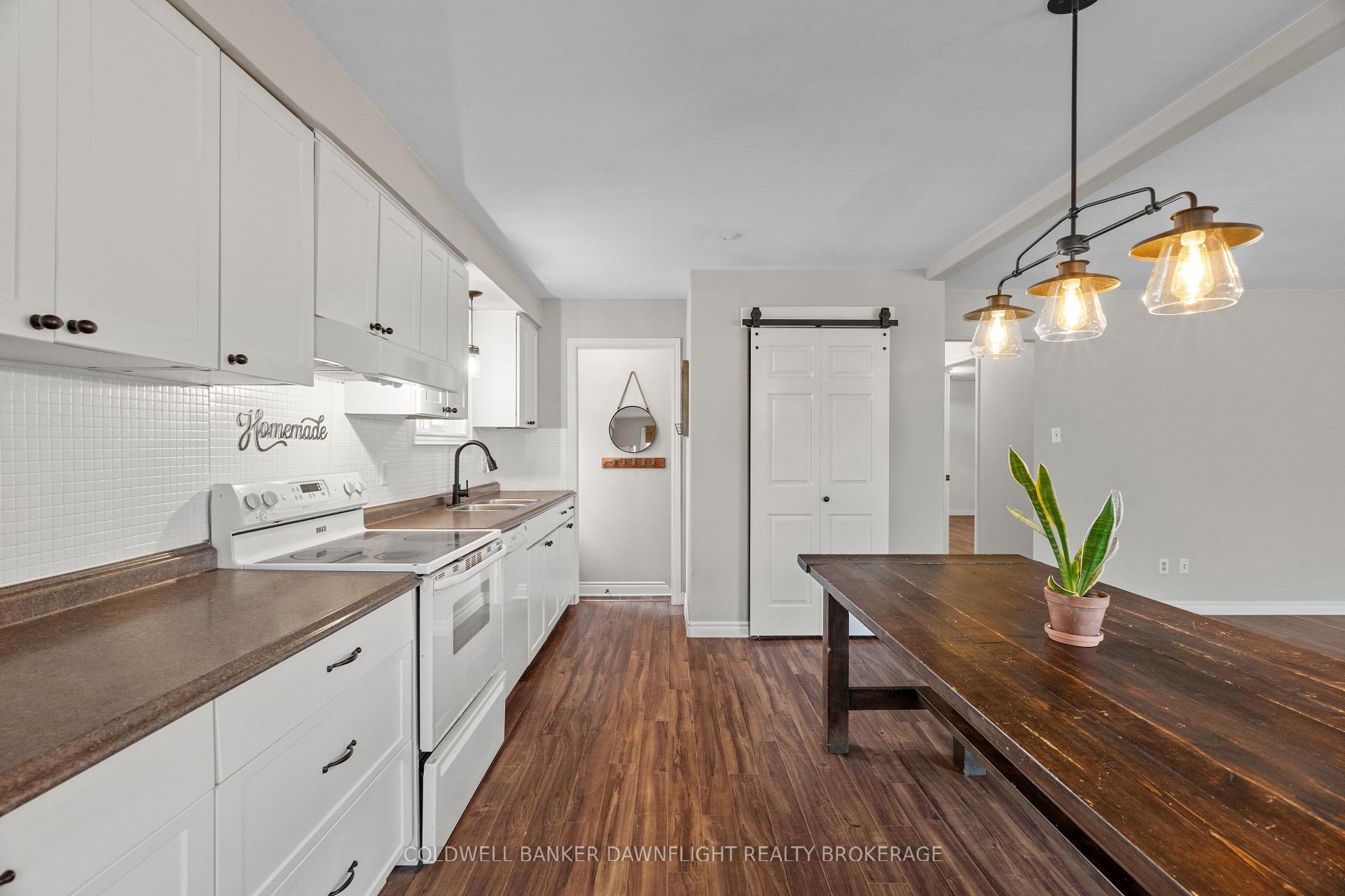 Photo 14 of 105 Kleinfeldt Avenue, Lucan Biddulph, Lucan — HOMEH