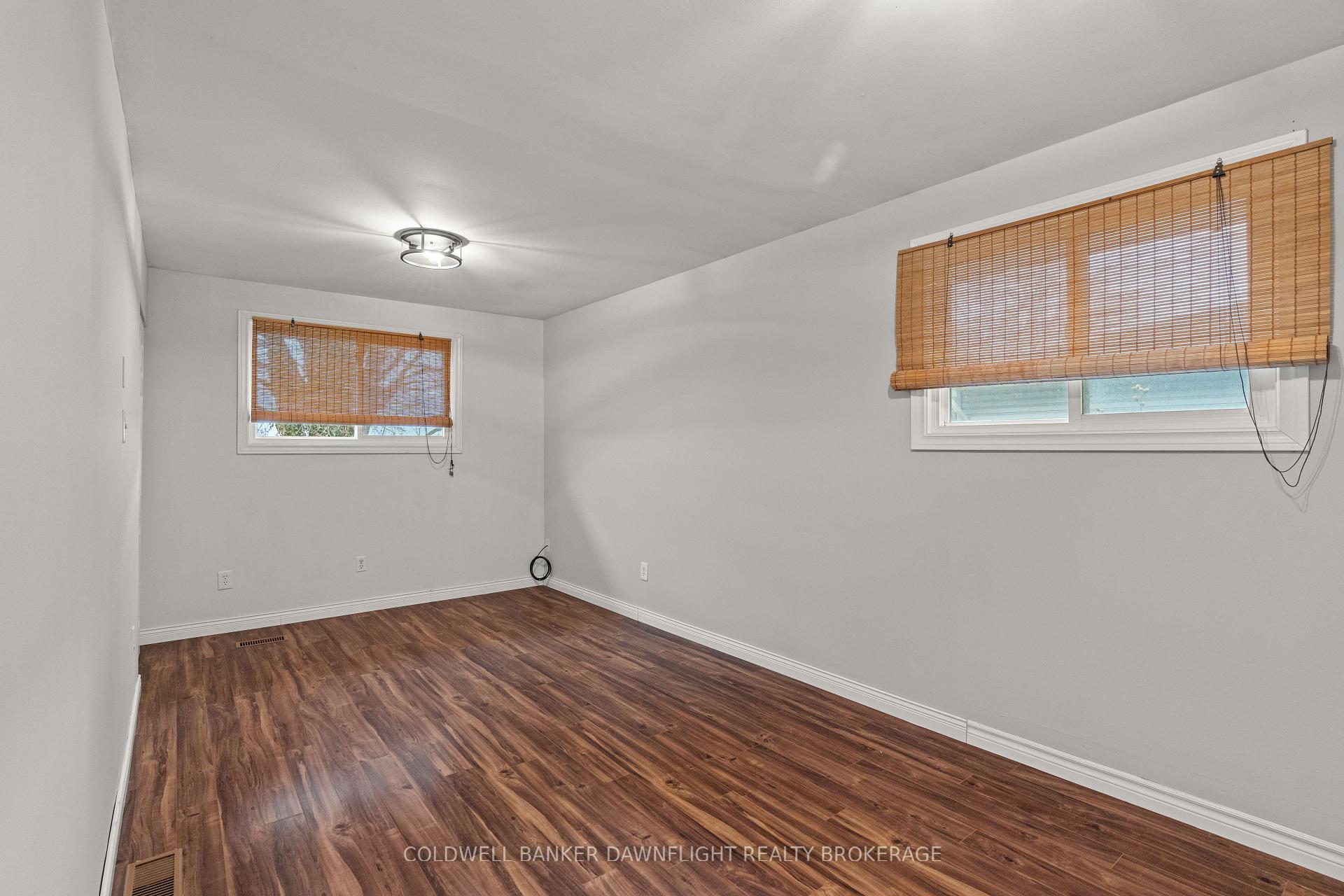Photo 16 of 105 Kleinfeldt Avenue, Lucan Biddulph, Lucan — HOMEH