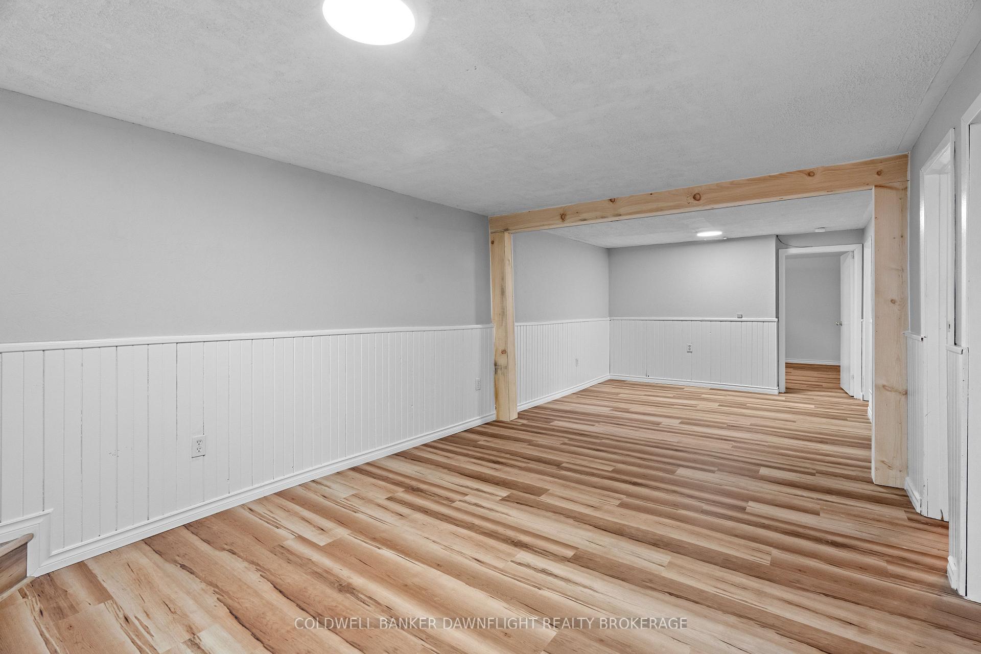 Photo 27 of 105 Kleinfeldt Avenue, Lucan Biddulph, Lucan — HOMEH
