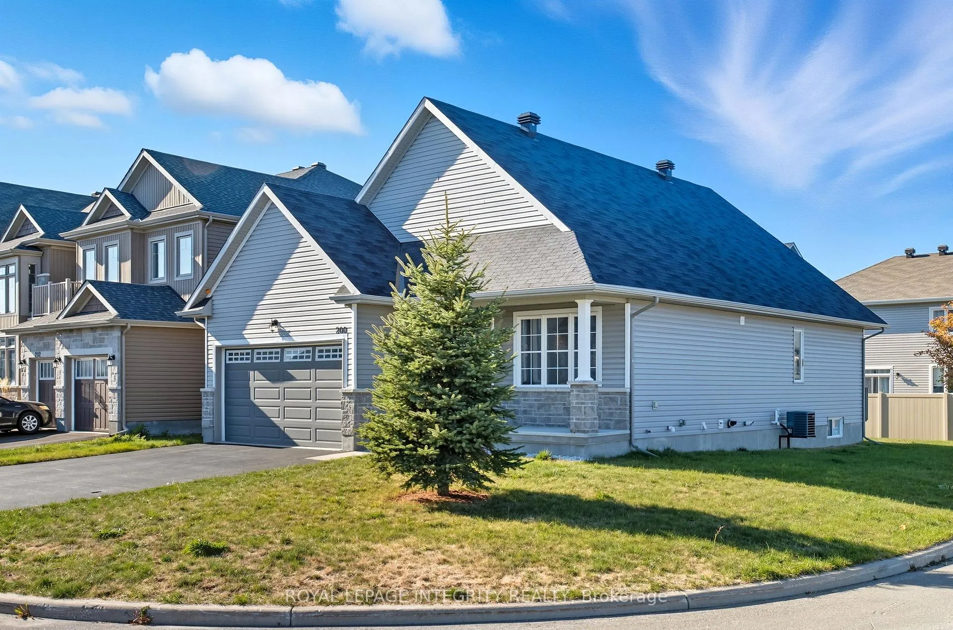 Photo 2 of 200 Rover Street, Ottawa, Kanata - Emerald Meadows/Trailwest — HOMEH